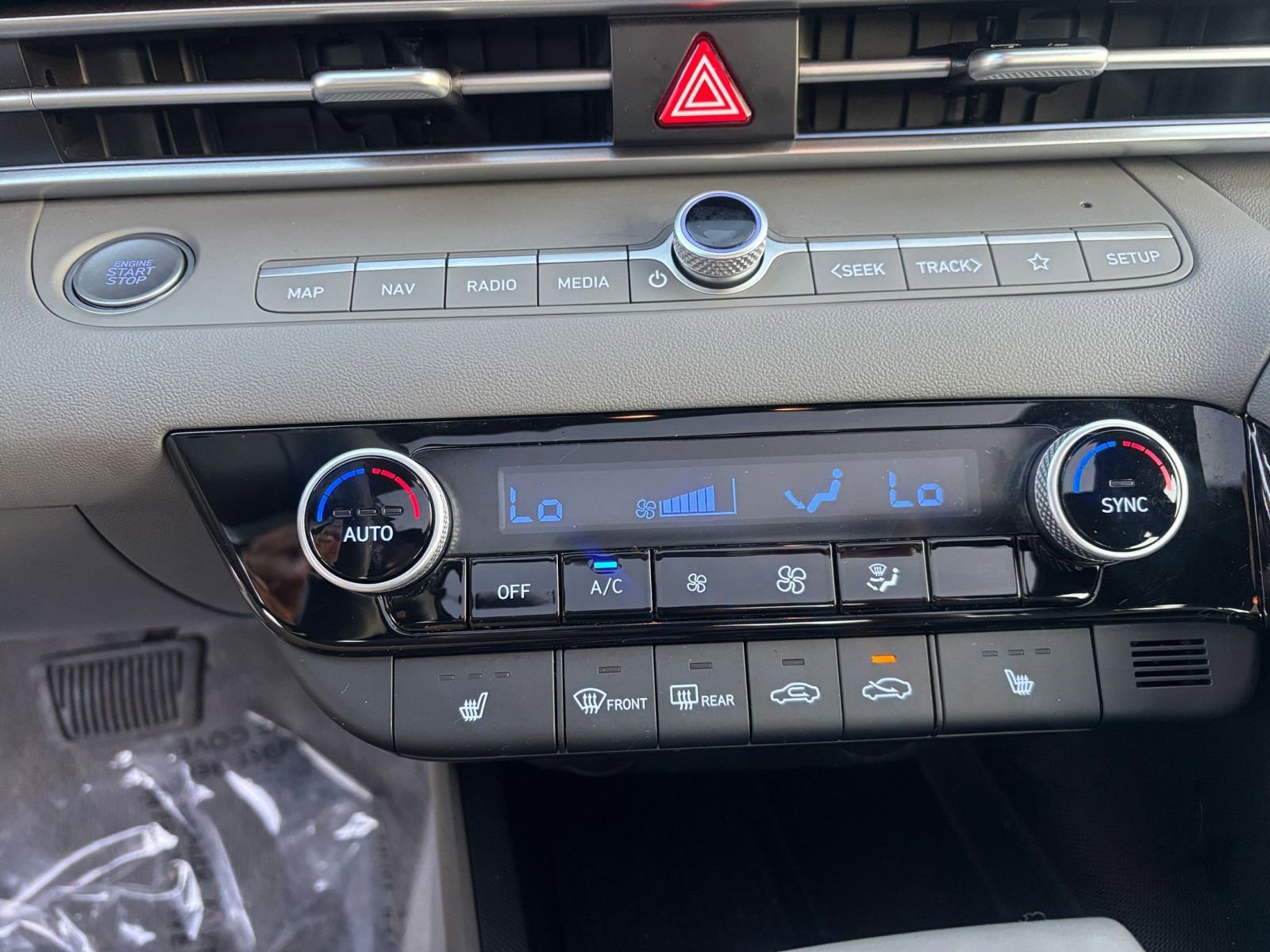 Thumbnail: 2025 Hyundai Elantra - 24