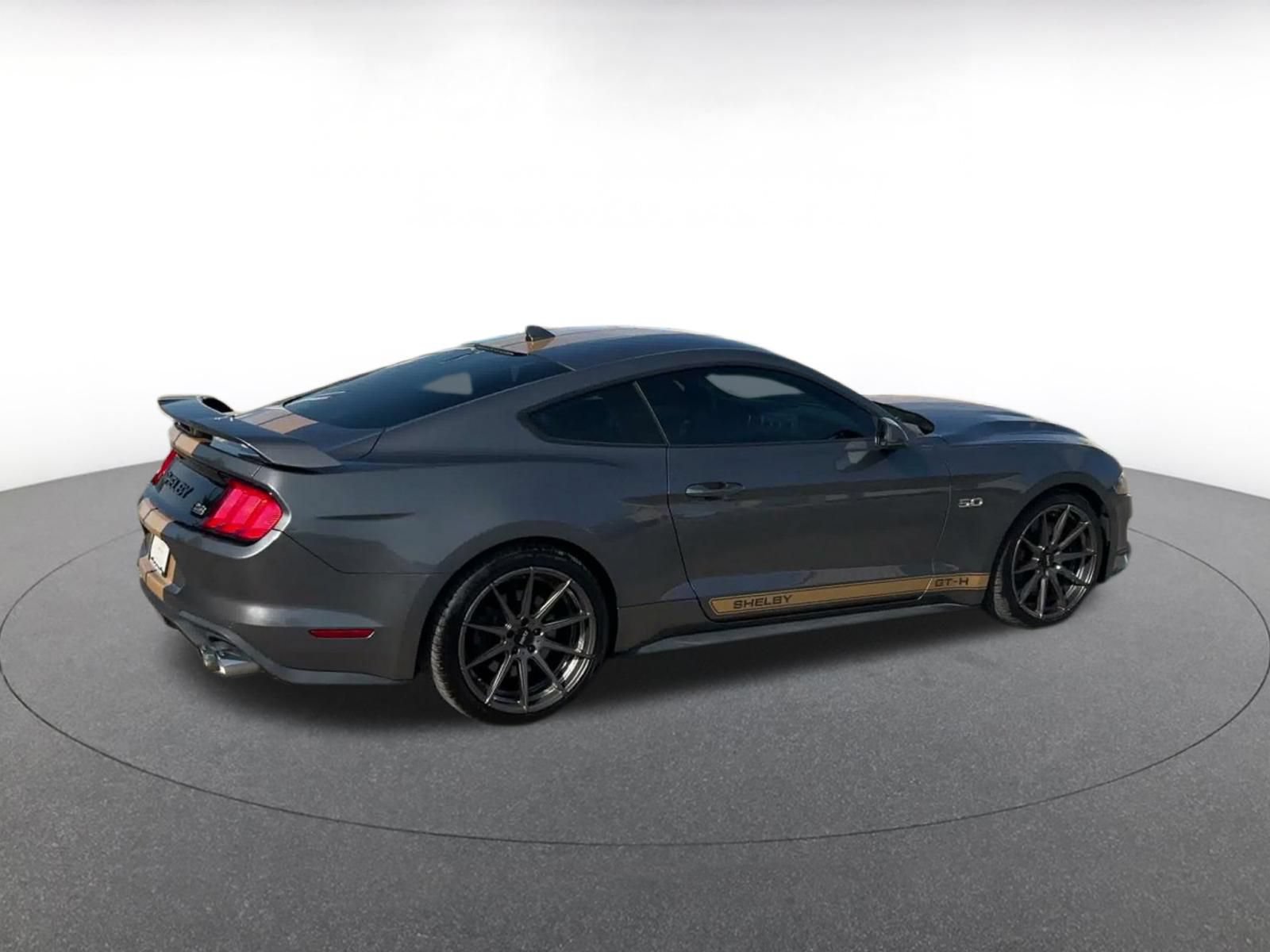 Thumbnail: 2022 Ford Mustang - 14