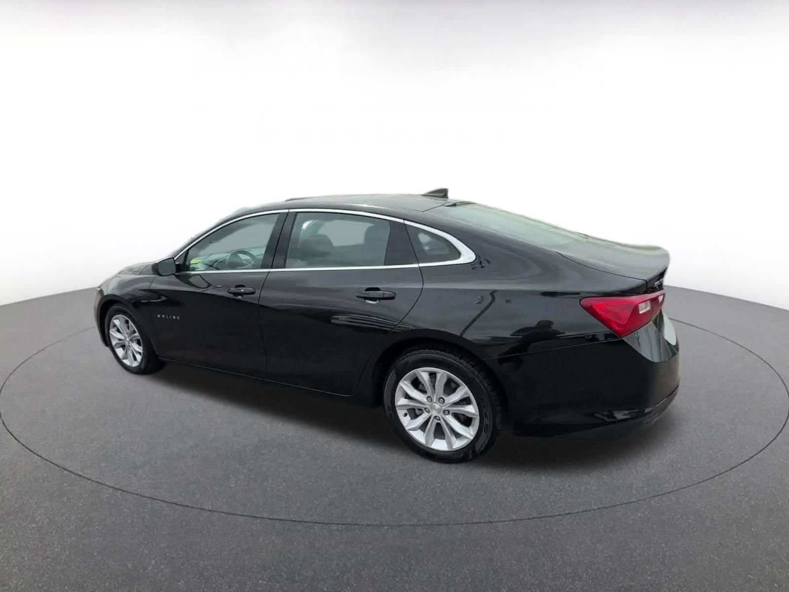 2024 Chevrolet Malibu LT 10
