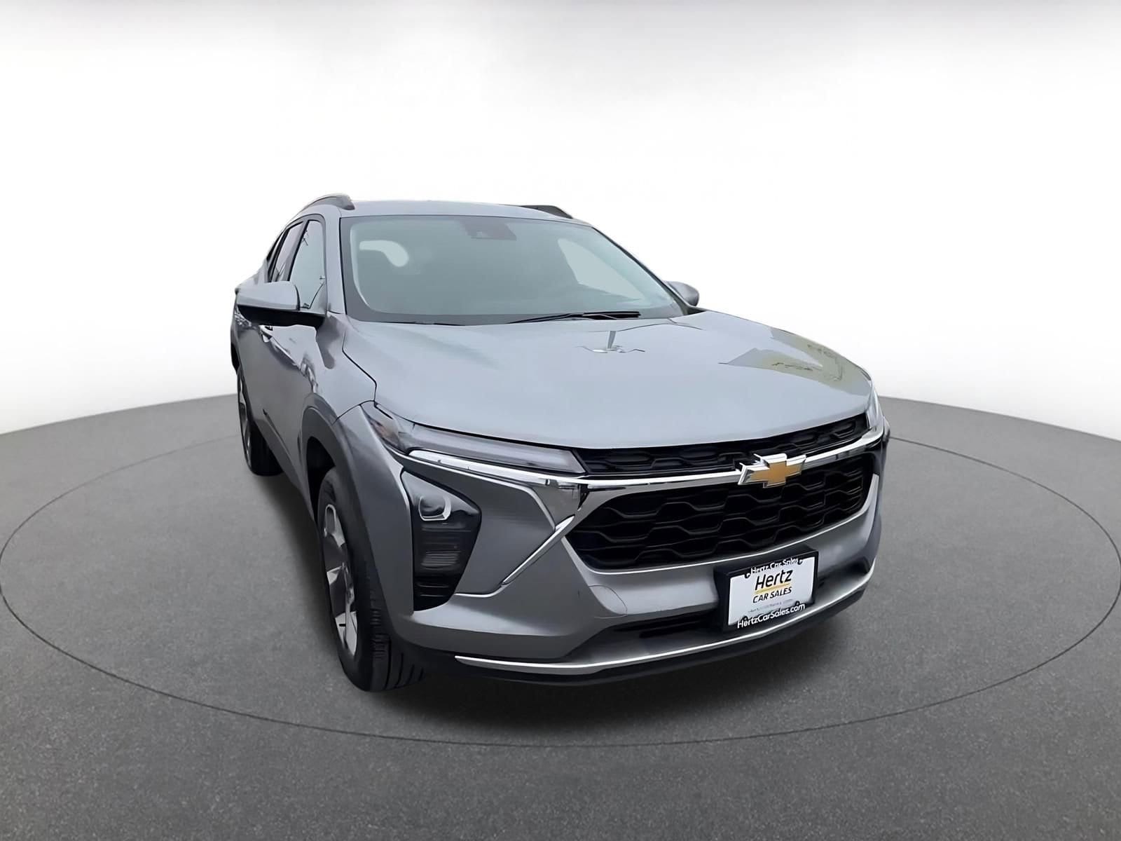 Thumbnail: 2025 Chevrolet Trax - 3