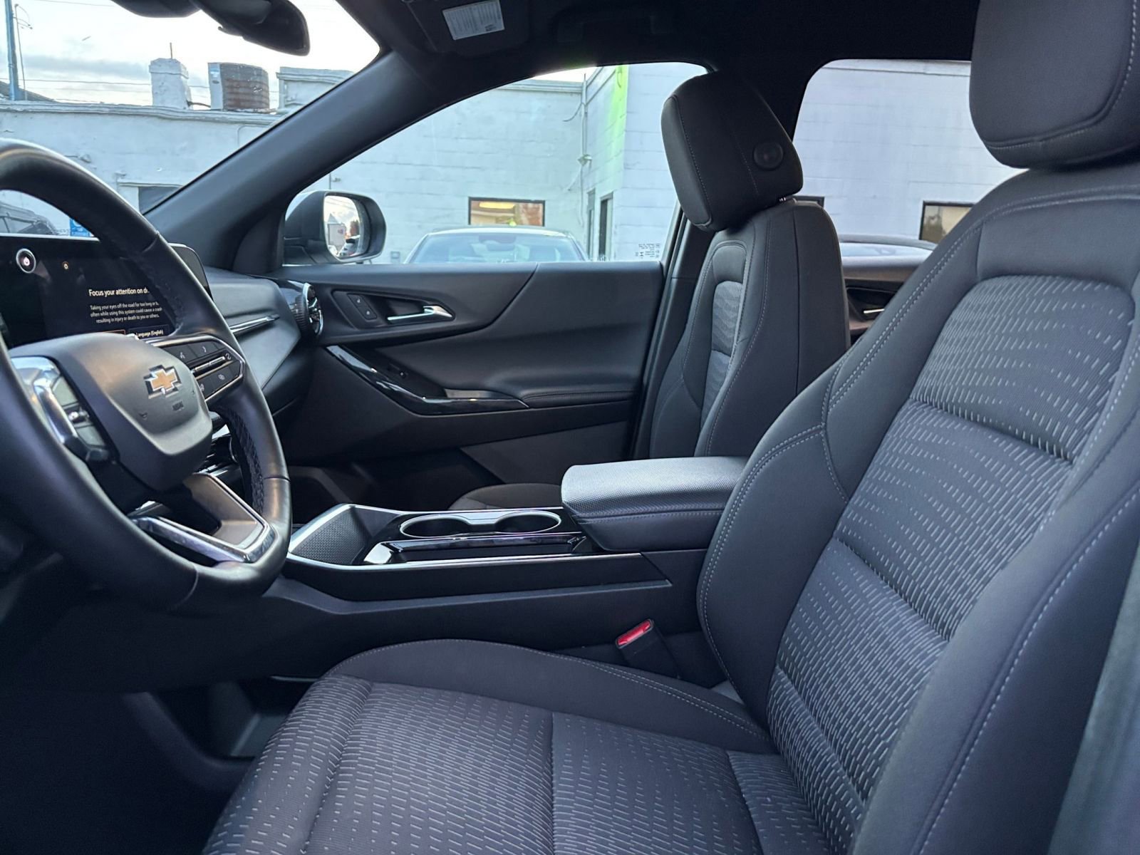 Thumbnail: 2025 Chevrolet Equinox - 25