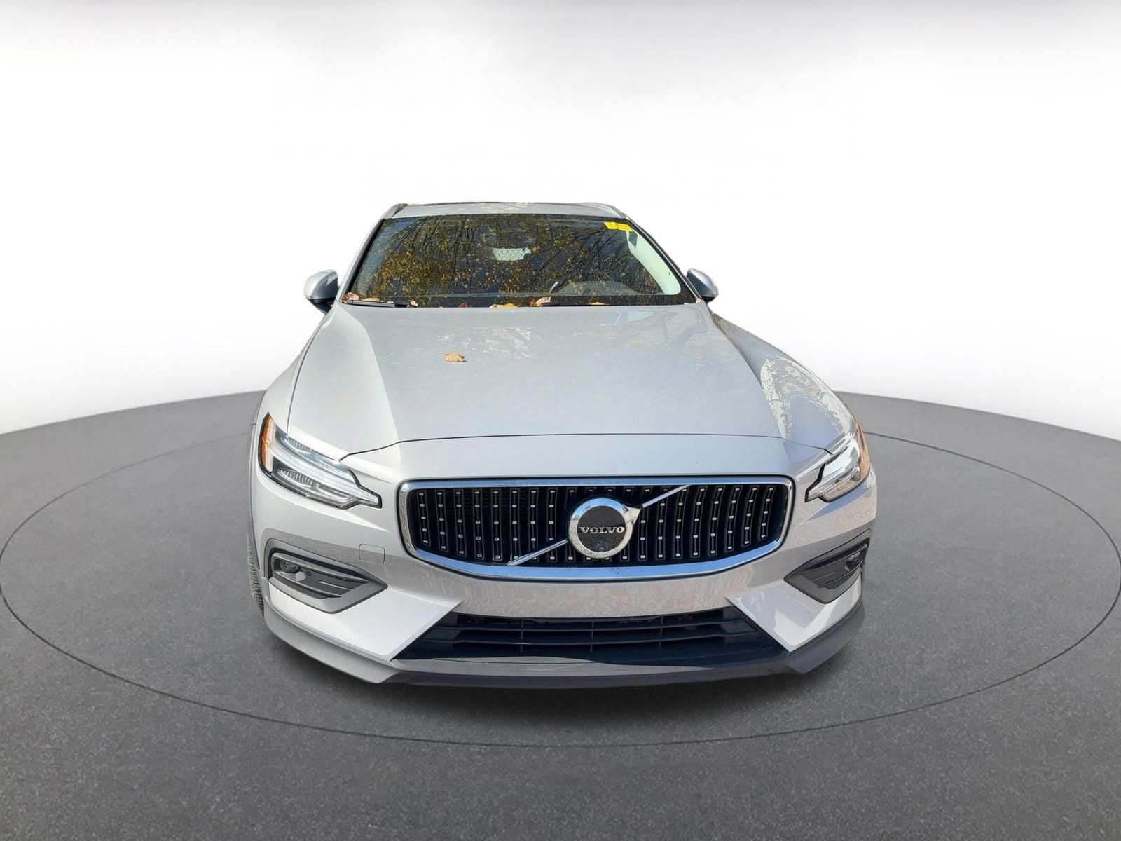 Thumbnail: 2025 Volvo S60 - 3