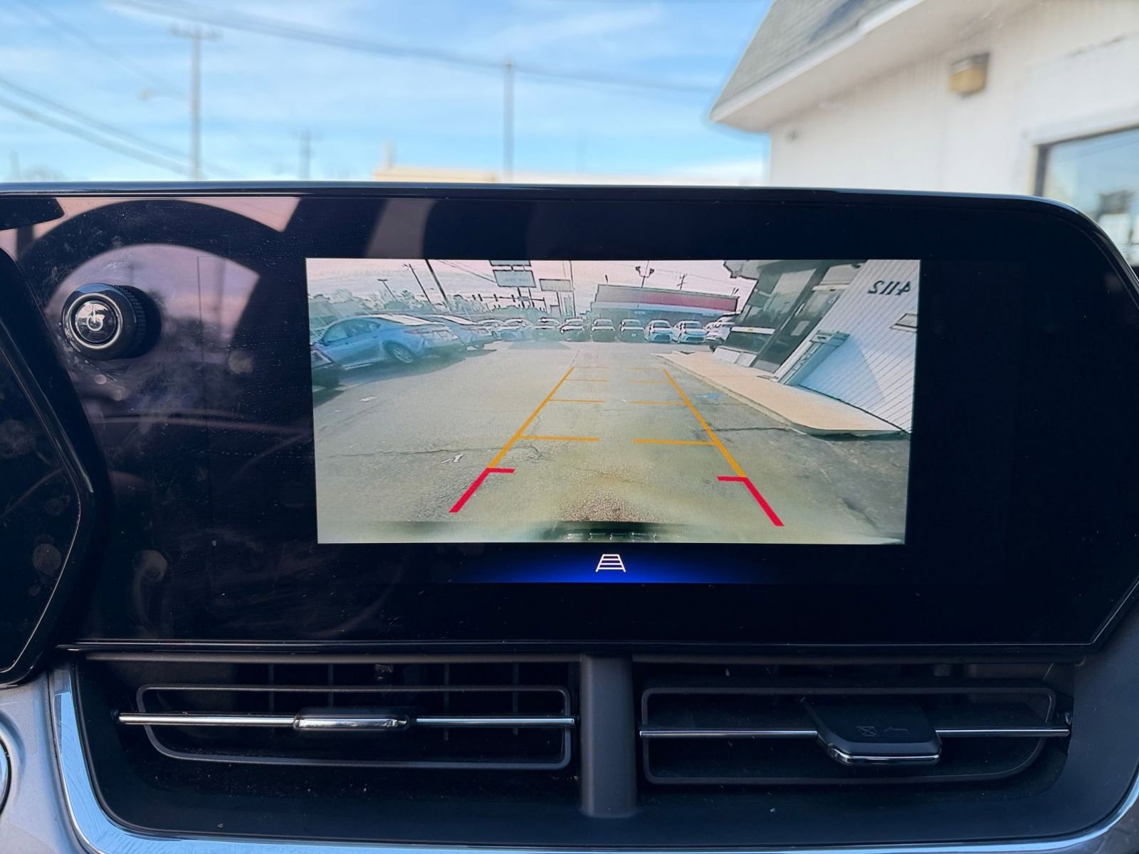 Thumbnail: 2025 Chevrolet Trax - 17