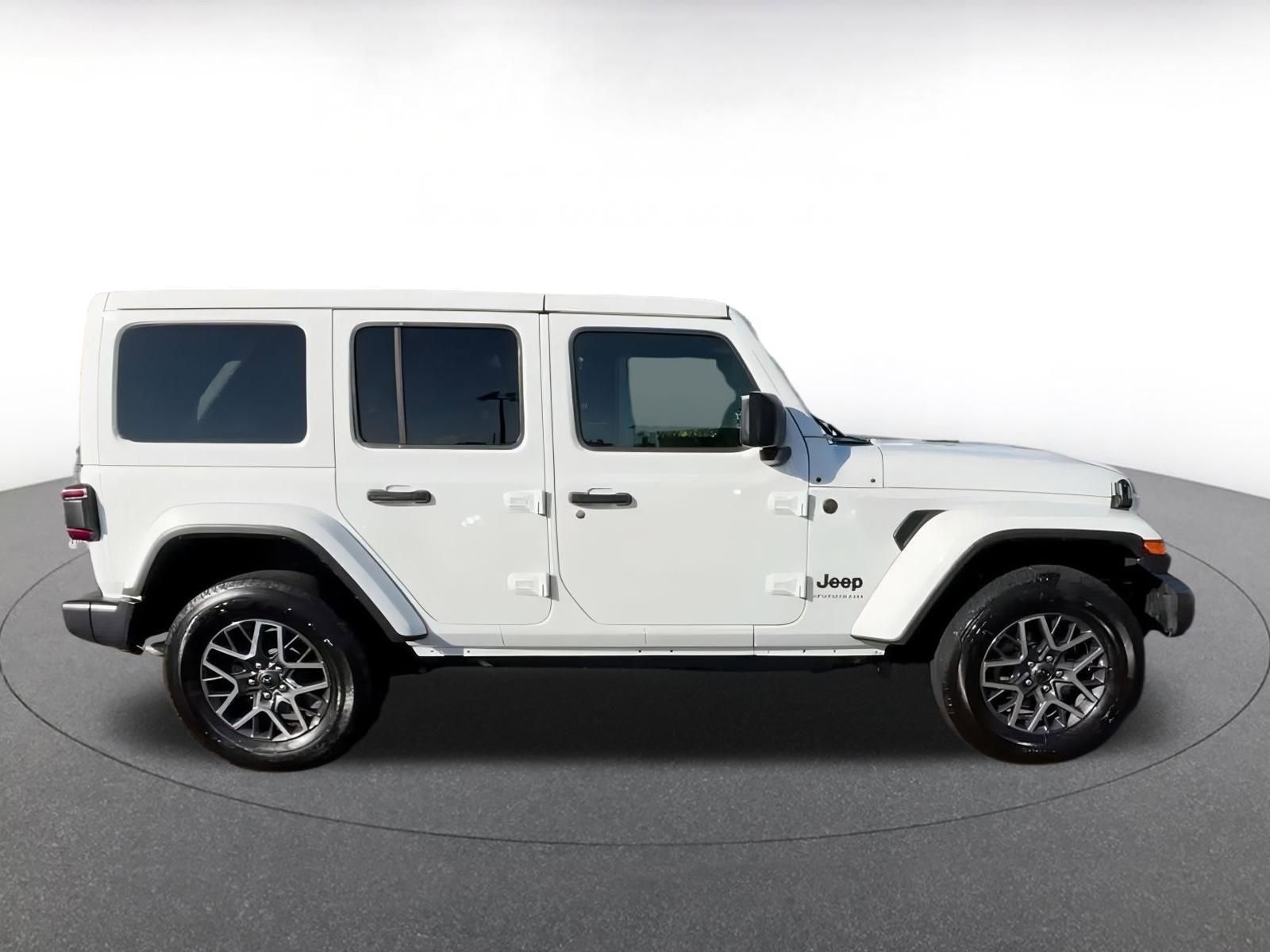 Thumbnail: 2025 Jeep Wrangler - 16