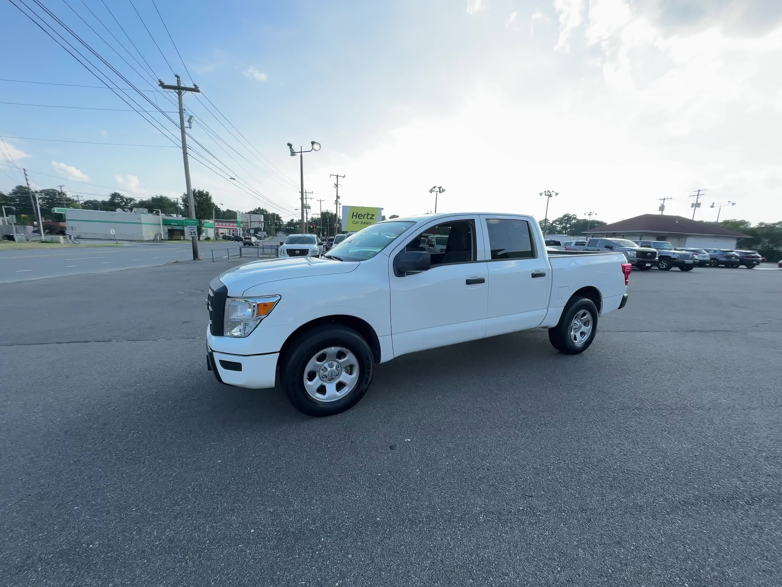 2023 Nissan Titan S 7