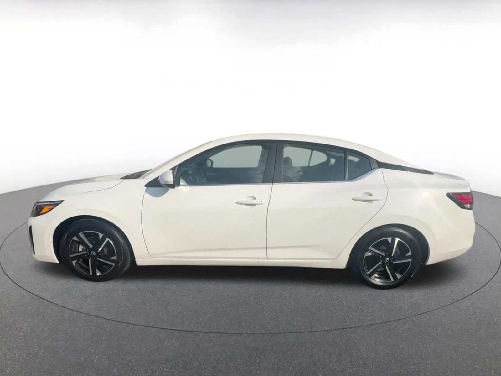 Thumbnail: 2025 Nissan Sentra - 9