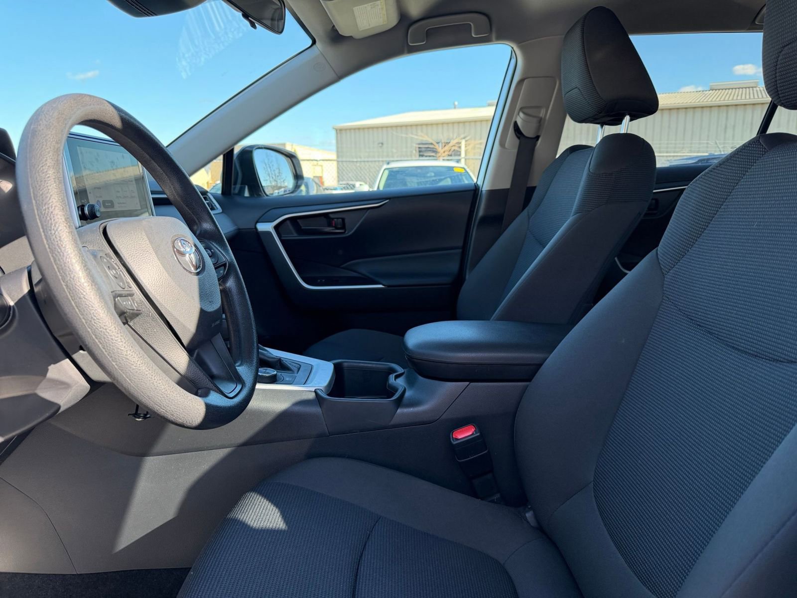 Thumbnail: 2025 Toyota RAV4 - 25