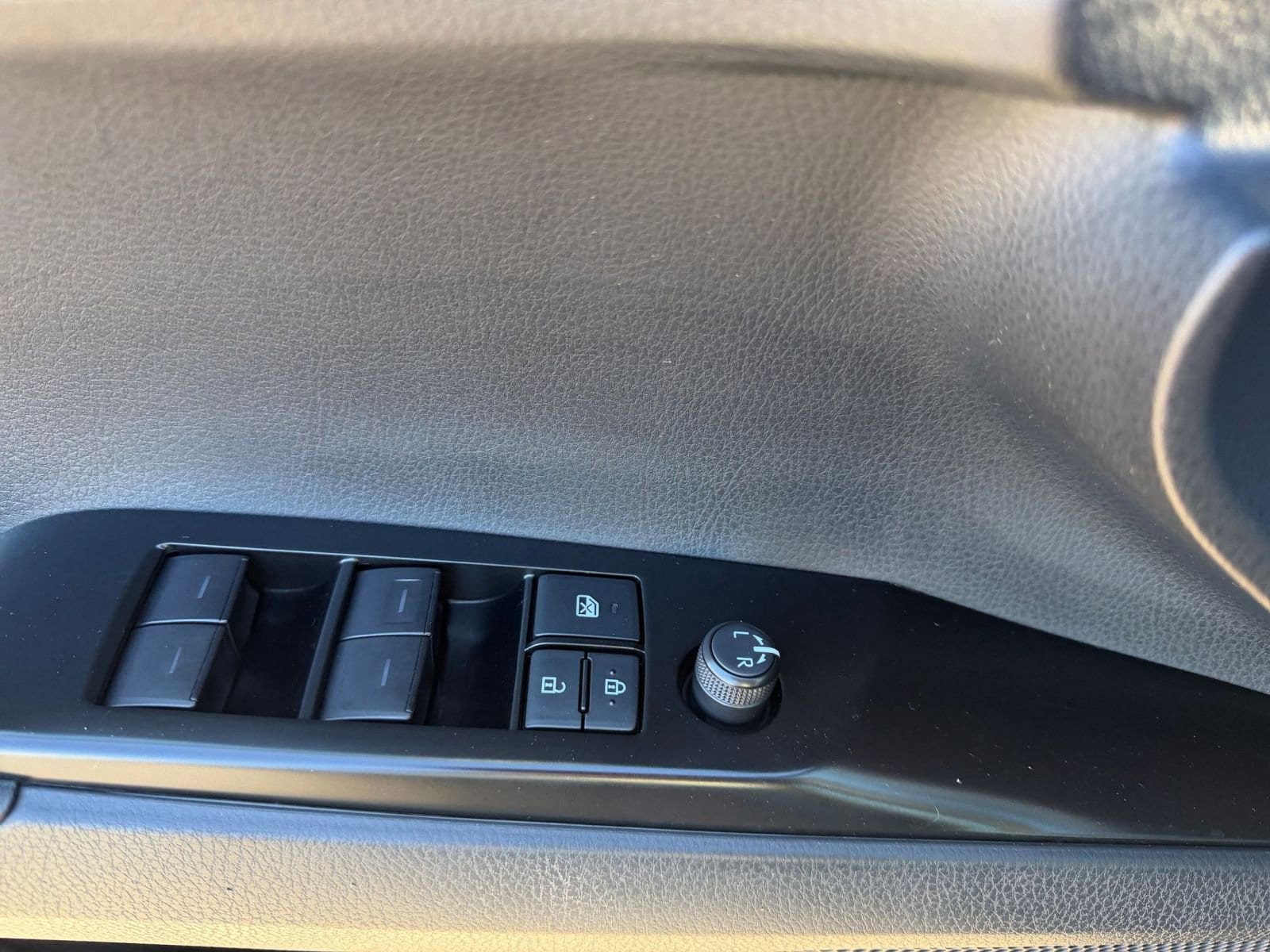 Thumbnail: 2025 Toyota Camry - 20