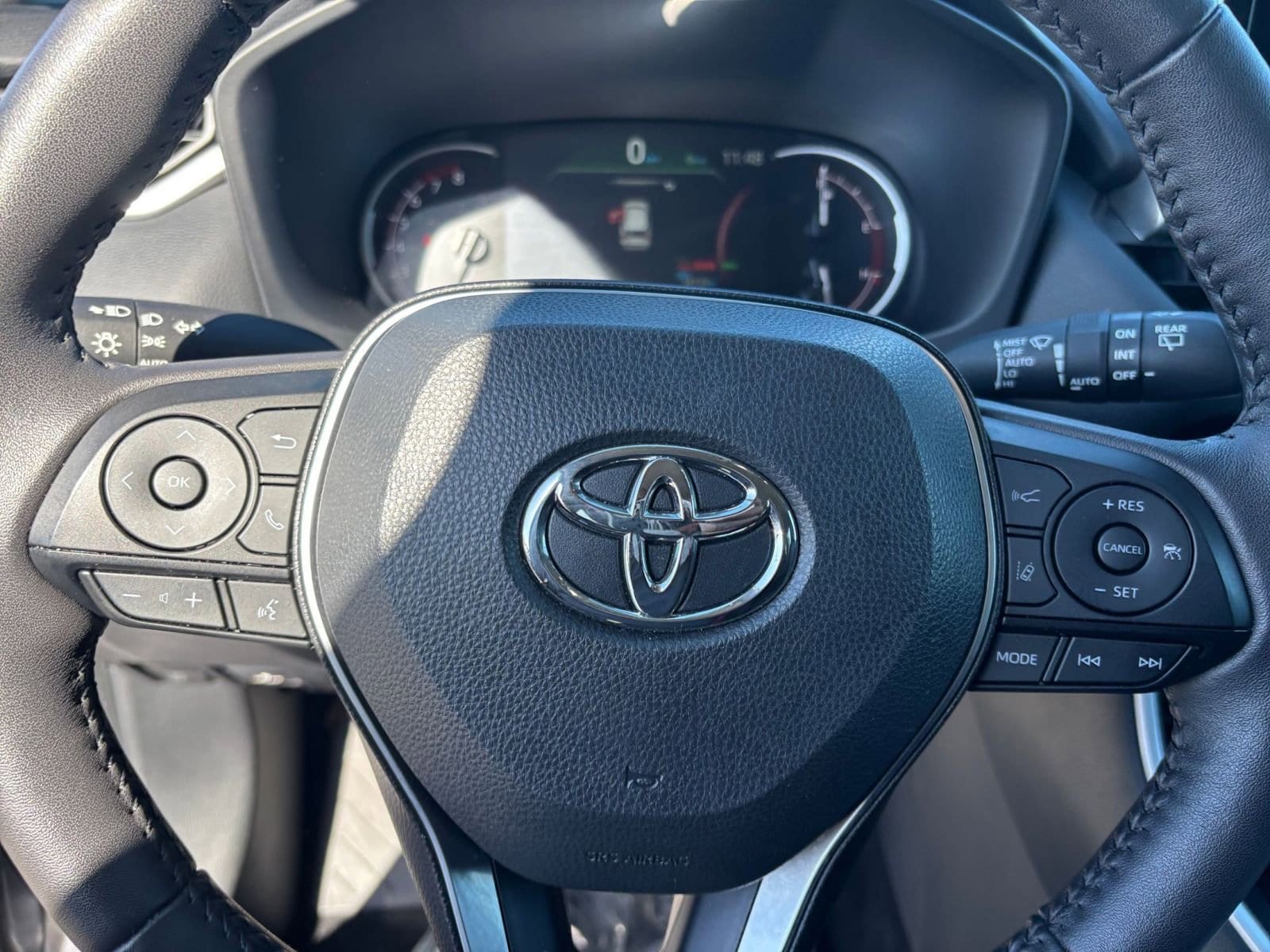 Thumbnail: 2025 Toyota RAV4 - 28