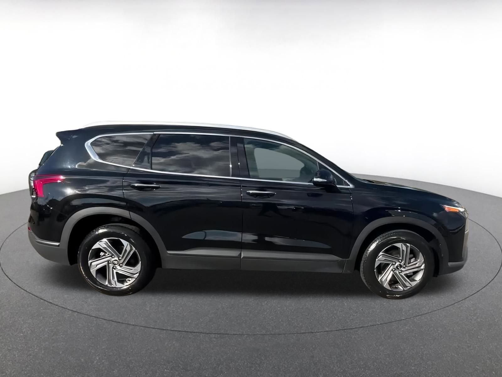 Thumbnail: 2023 Hyundai Santa Fe - 16
