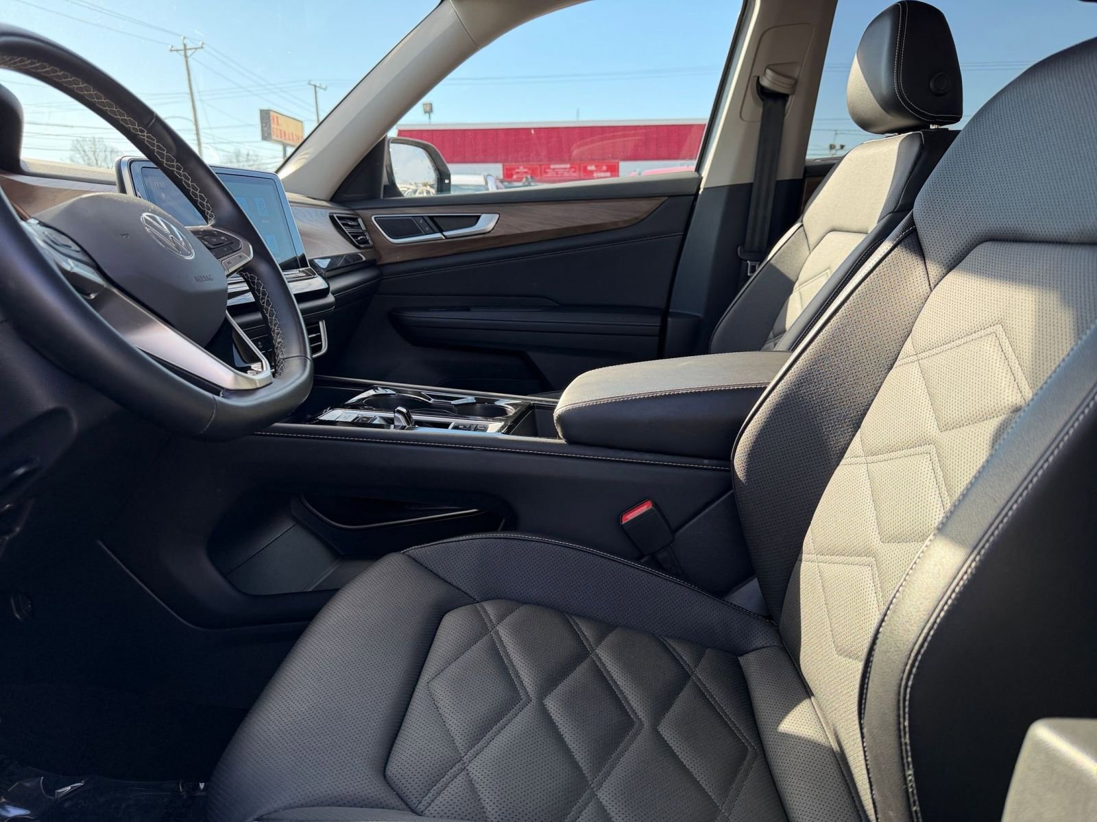 Thumbnail: 2025 Volkswagen Atlas - 28