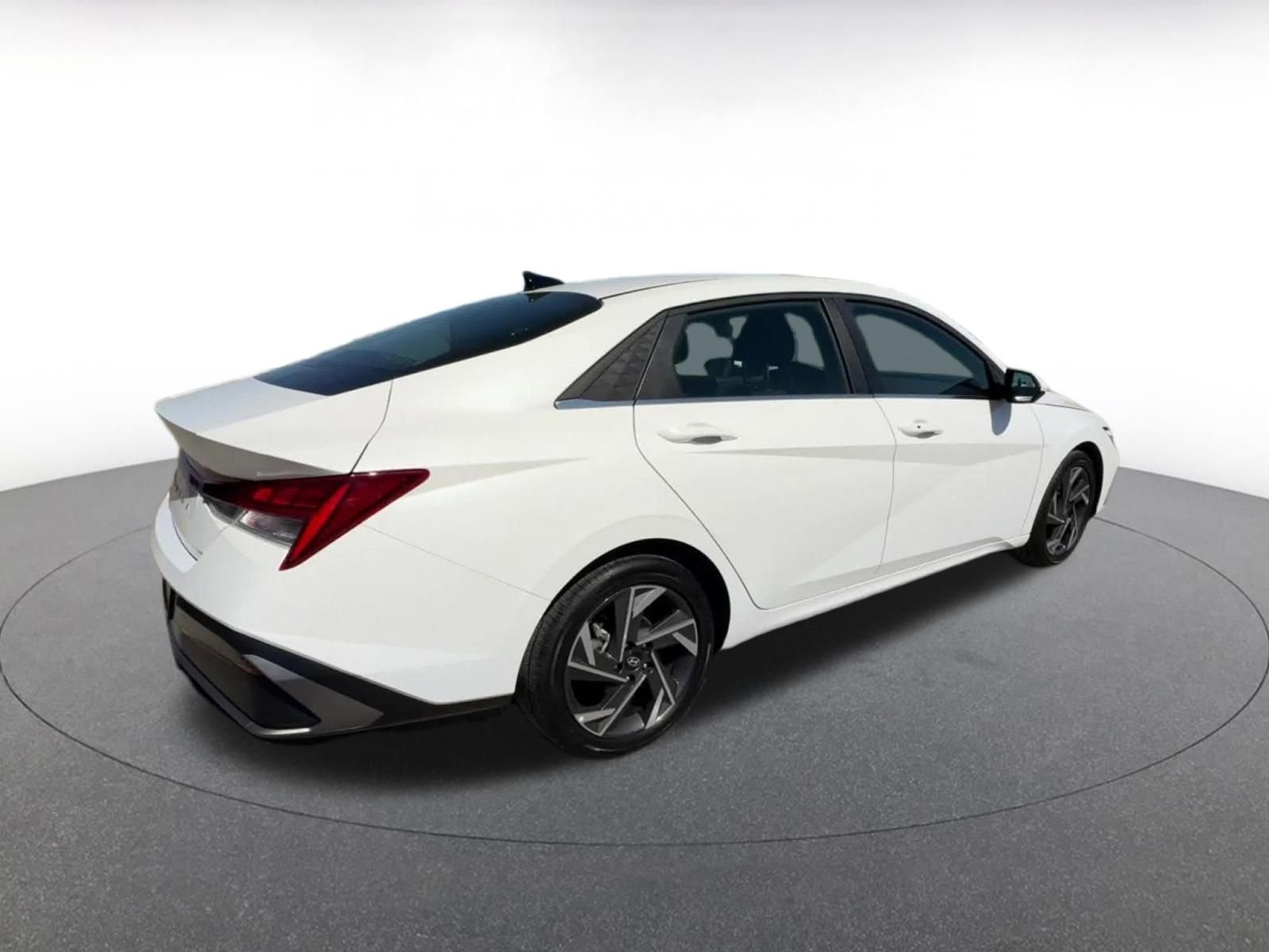 Thumbnail: 2025 Hyundai Elantra - 15