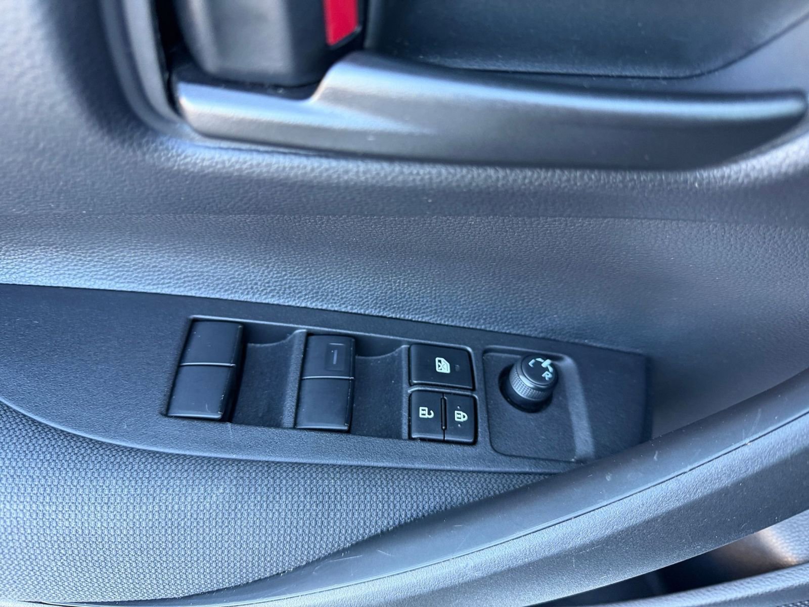 Thumbnail: 2025 Toyota Corolla - 18