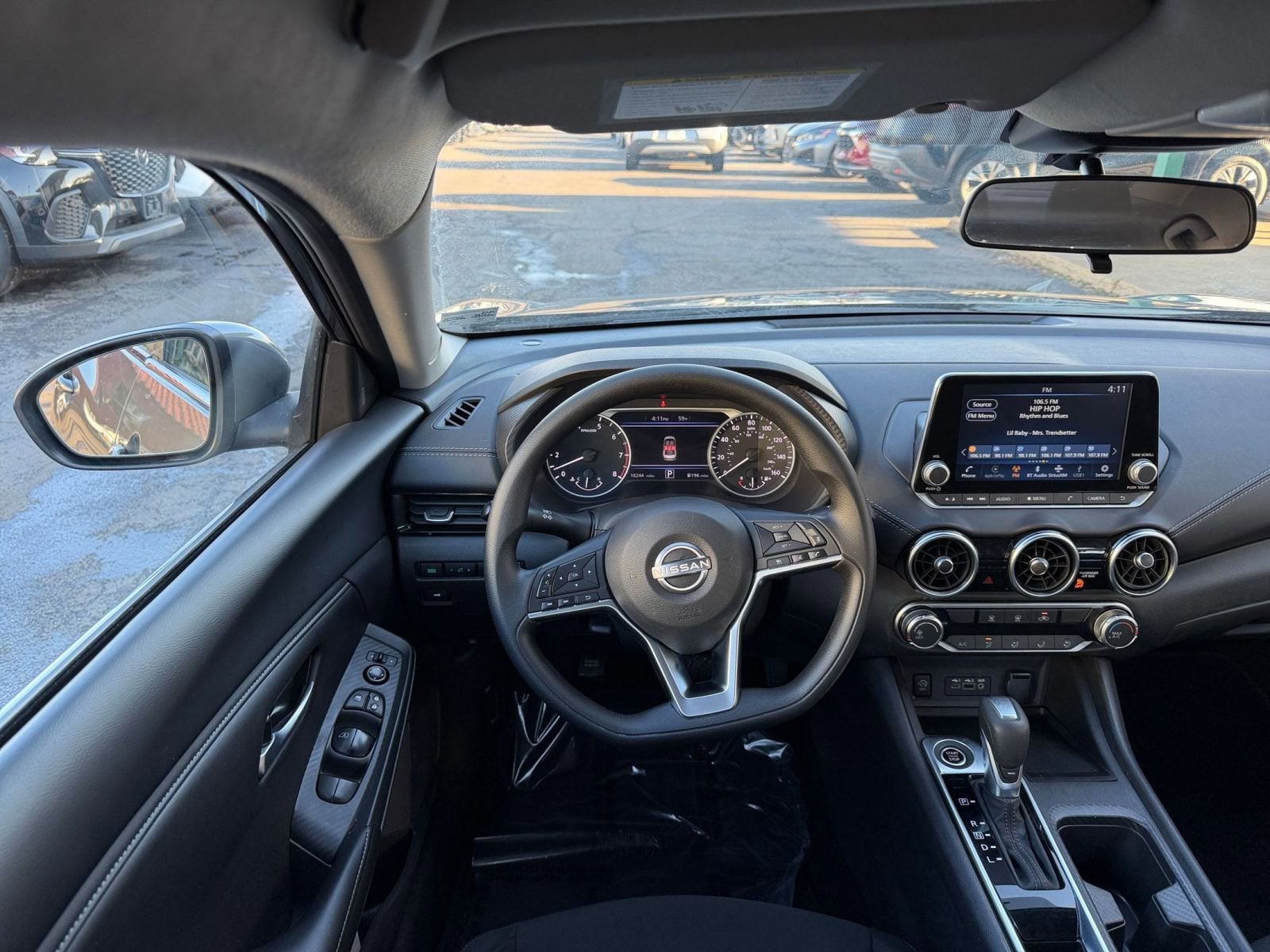 Thumbnail: 2025 Nissan Sentra - 32