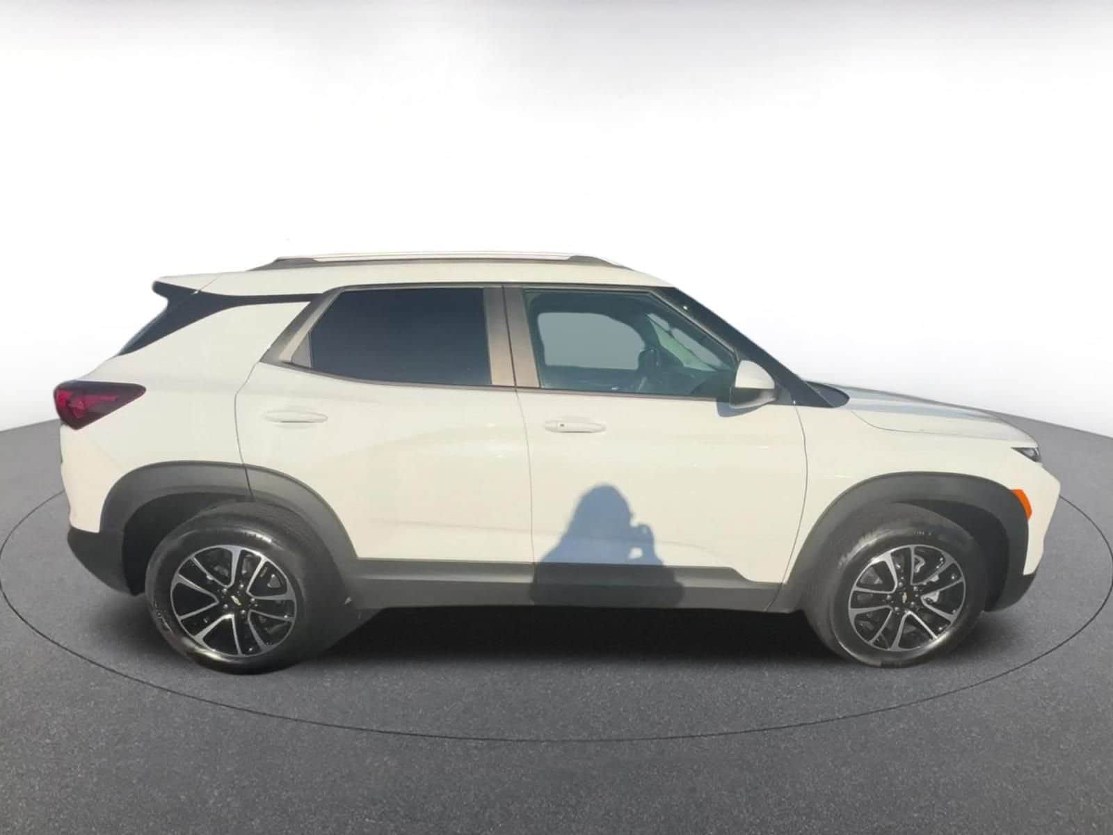 Thumbnail: 2025 Chevrolet TrailBlazer - 16