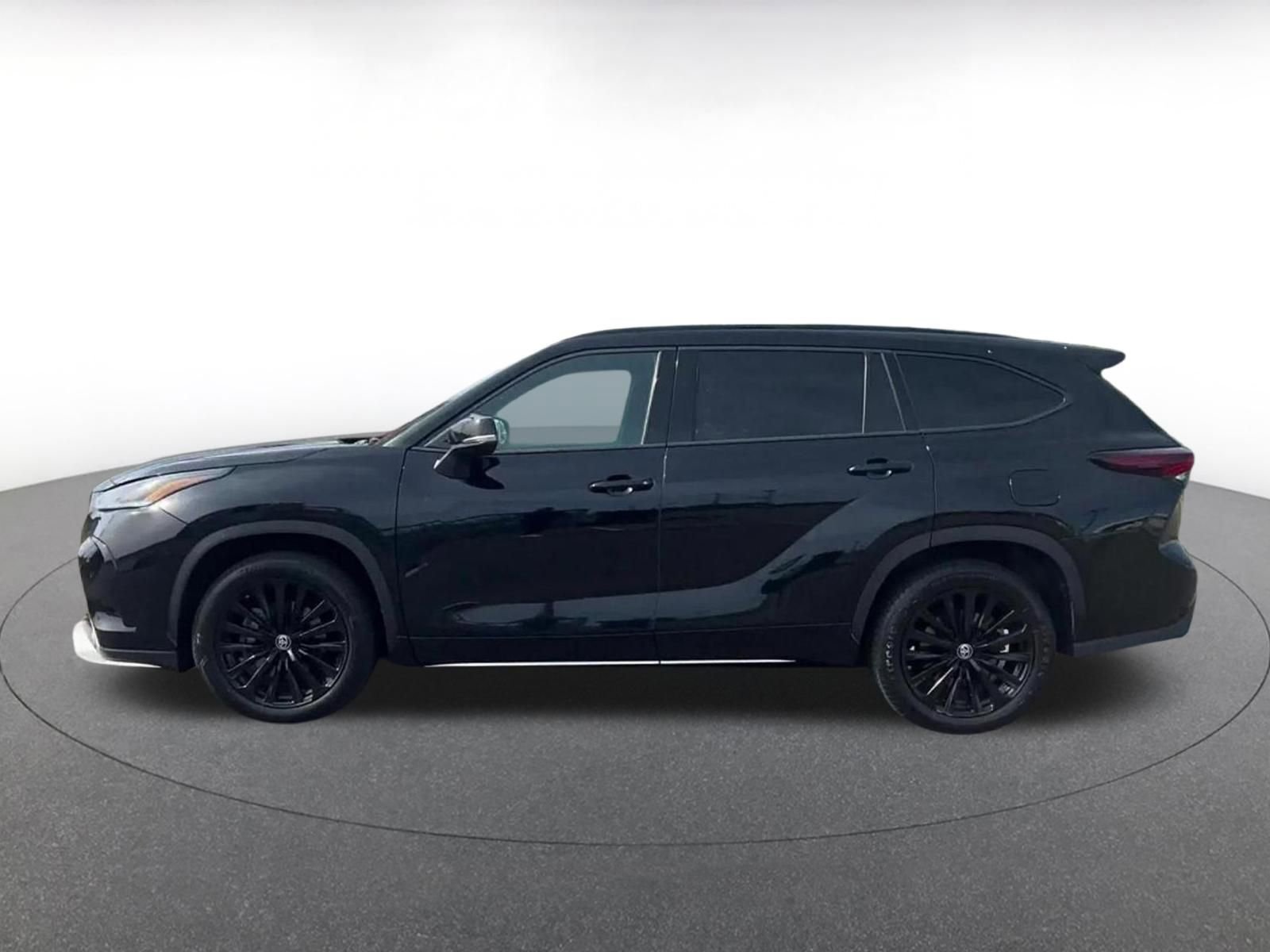 Thumbnail: 2025 Toyota Highlander - 9