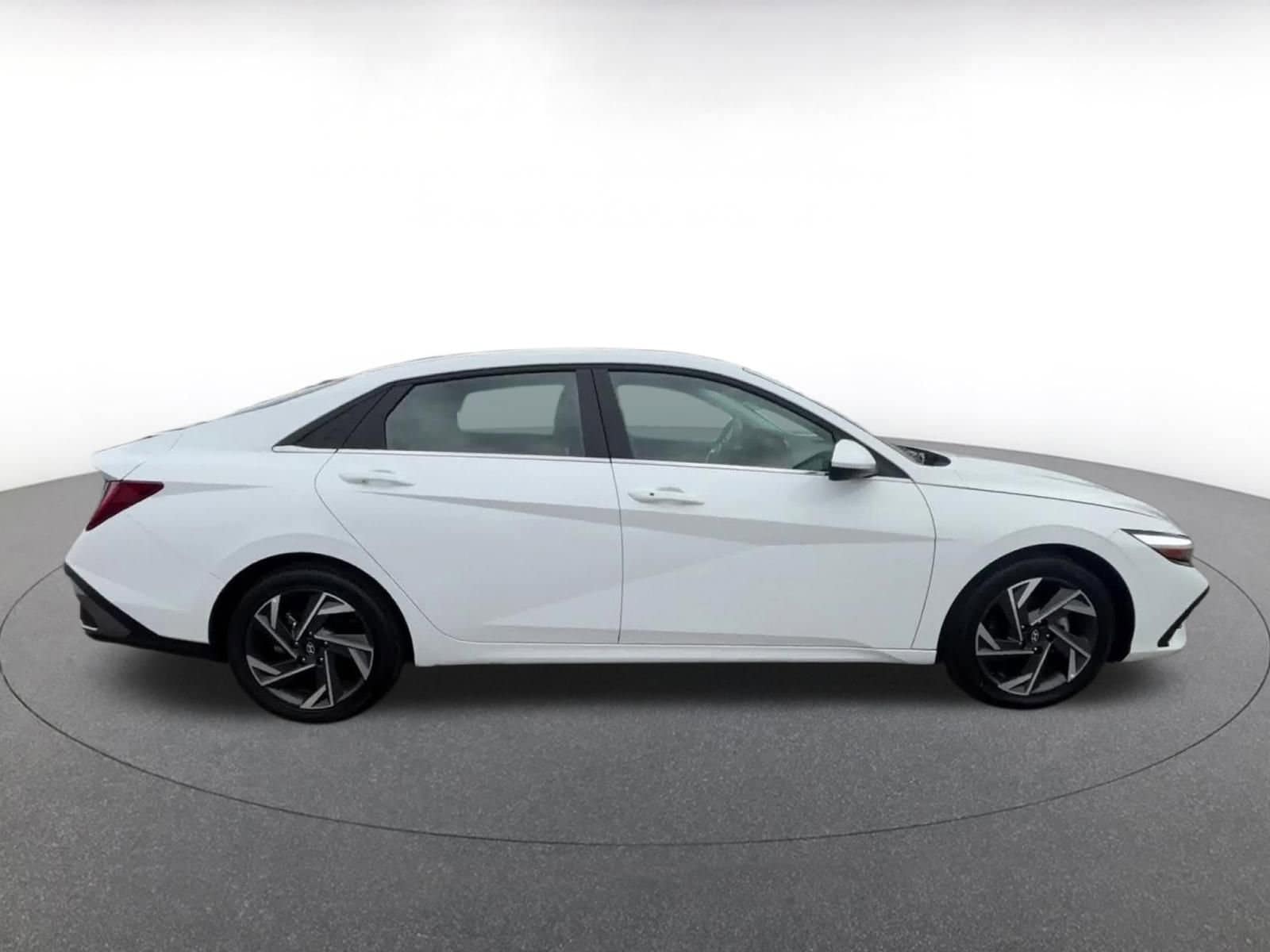 Thumbnail: 2025 Hyundai Elantra - 16