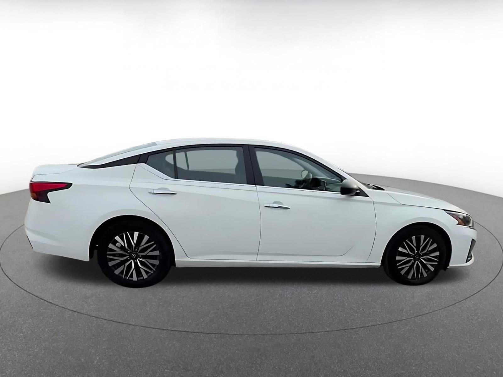 Thumbnail: 2025 Nissan Altima - 16