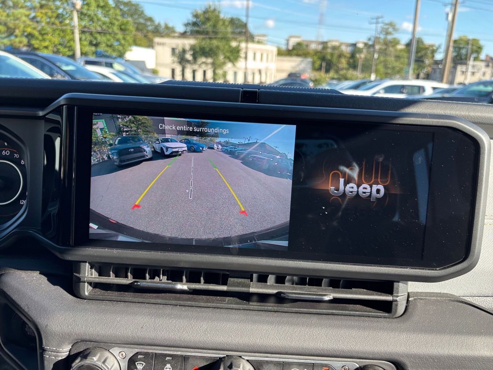 Thumbnail: 2025 Jeep Wrangler - 17