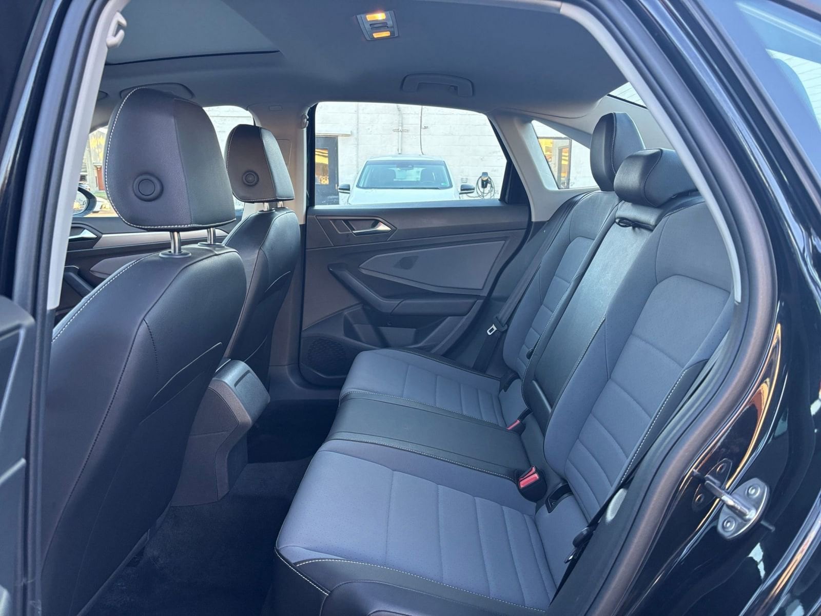 Thumbnail: 2025 Volkswagen Jetta - 24