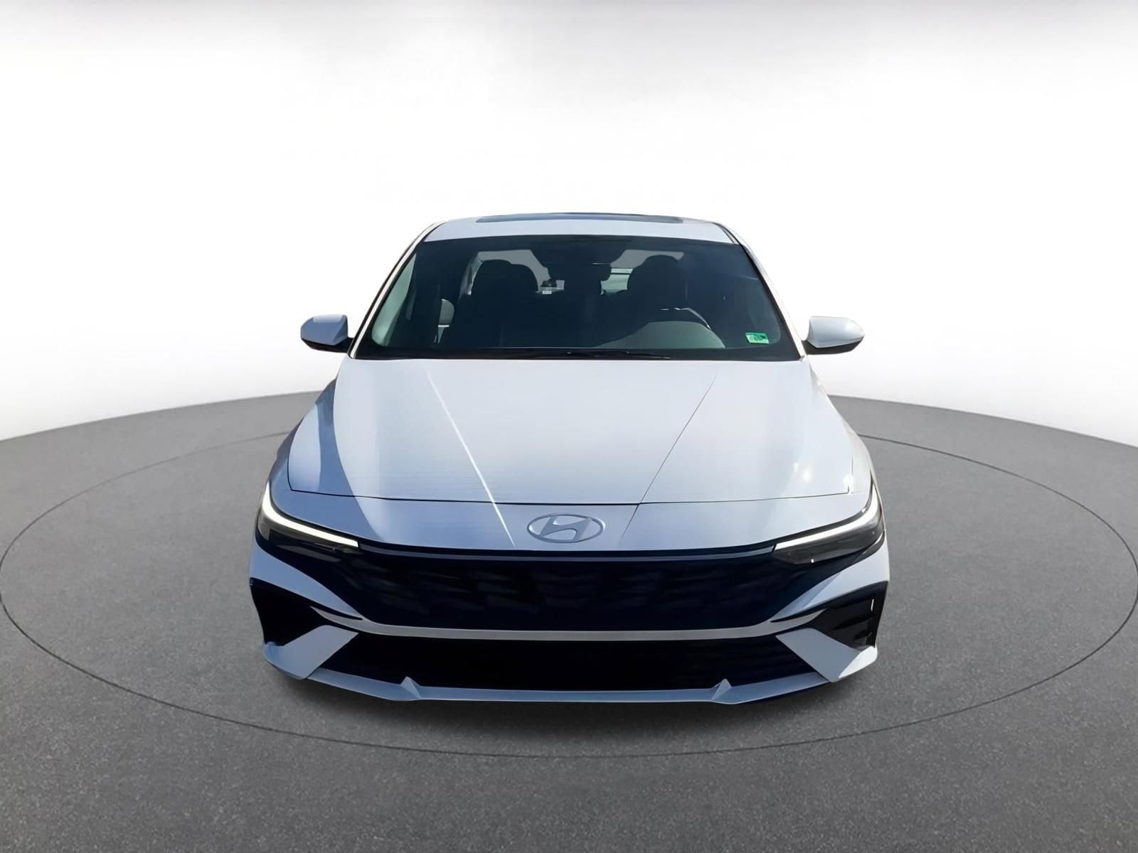 Thumbnail: 2025 Hyundai Elantra - 4