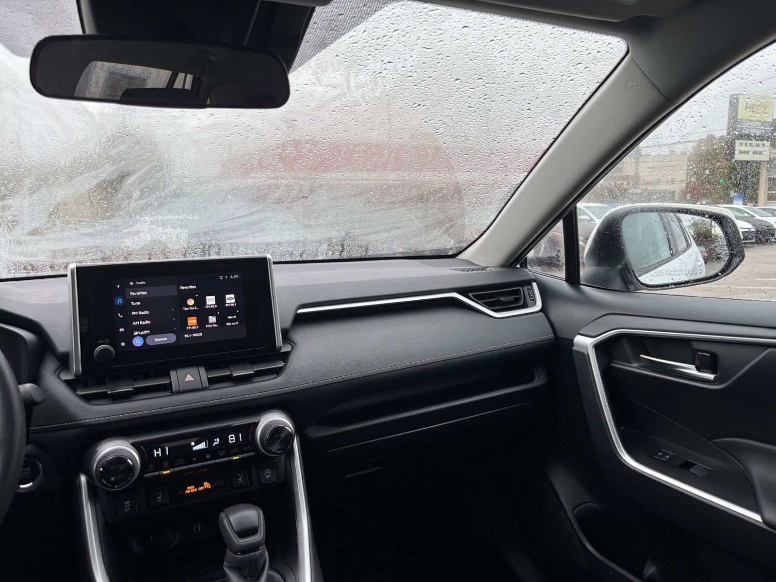 Thumbnail: 2025 Toyota RAV4 - 35