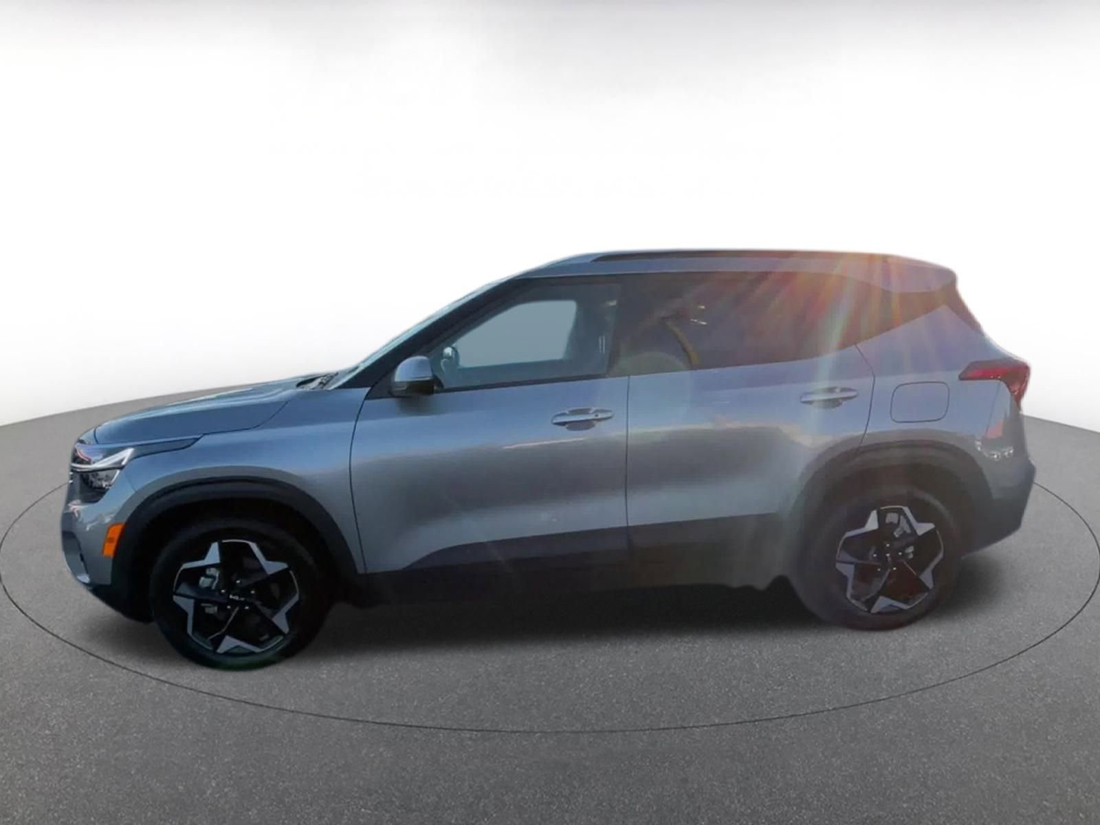 Thumbnail: 2025 Kia Seltos - 9