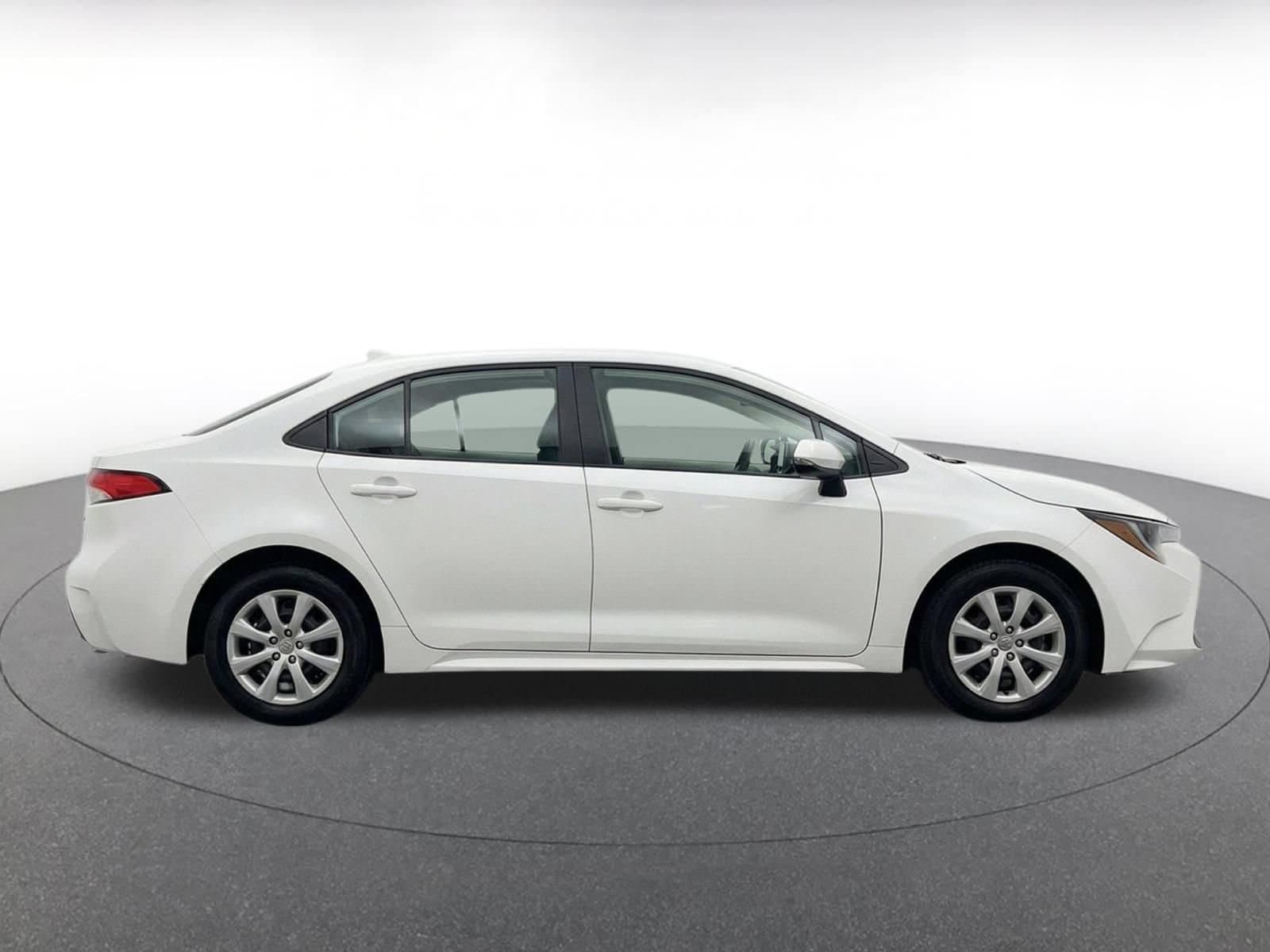 Thumbnail: 2025 Toyota Corolla - 10