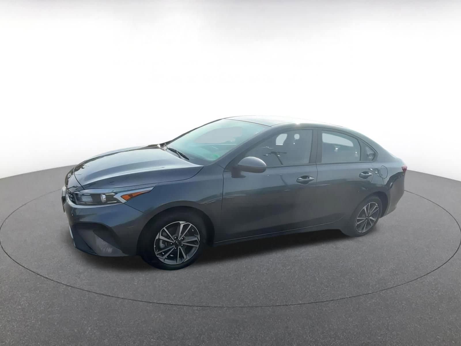 Thumbnail: 2023 Kia Forte - 8