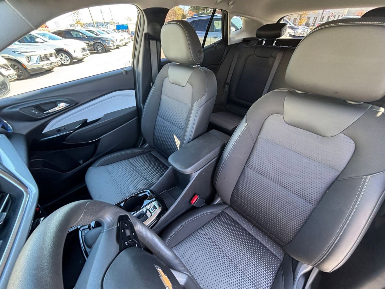 Thumbnail: 2025 Chevrolet Trax - 34