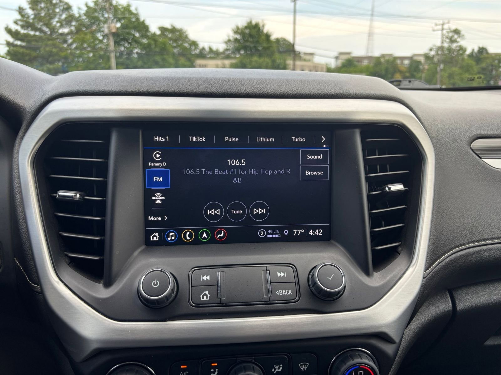 Thumbnail: 2023 GMC Acadia - 21