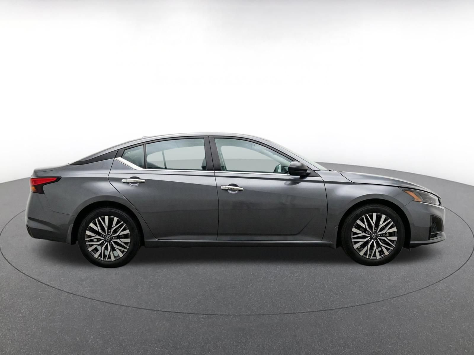 Thumbnail: 2025 Nissan Altima - 10