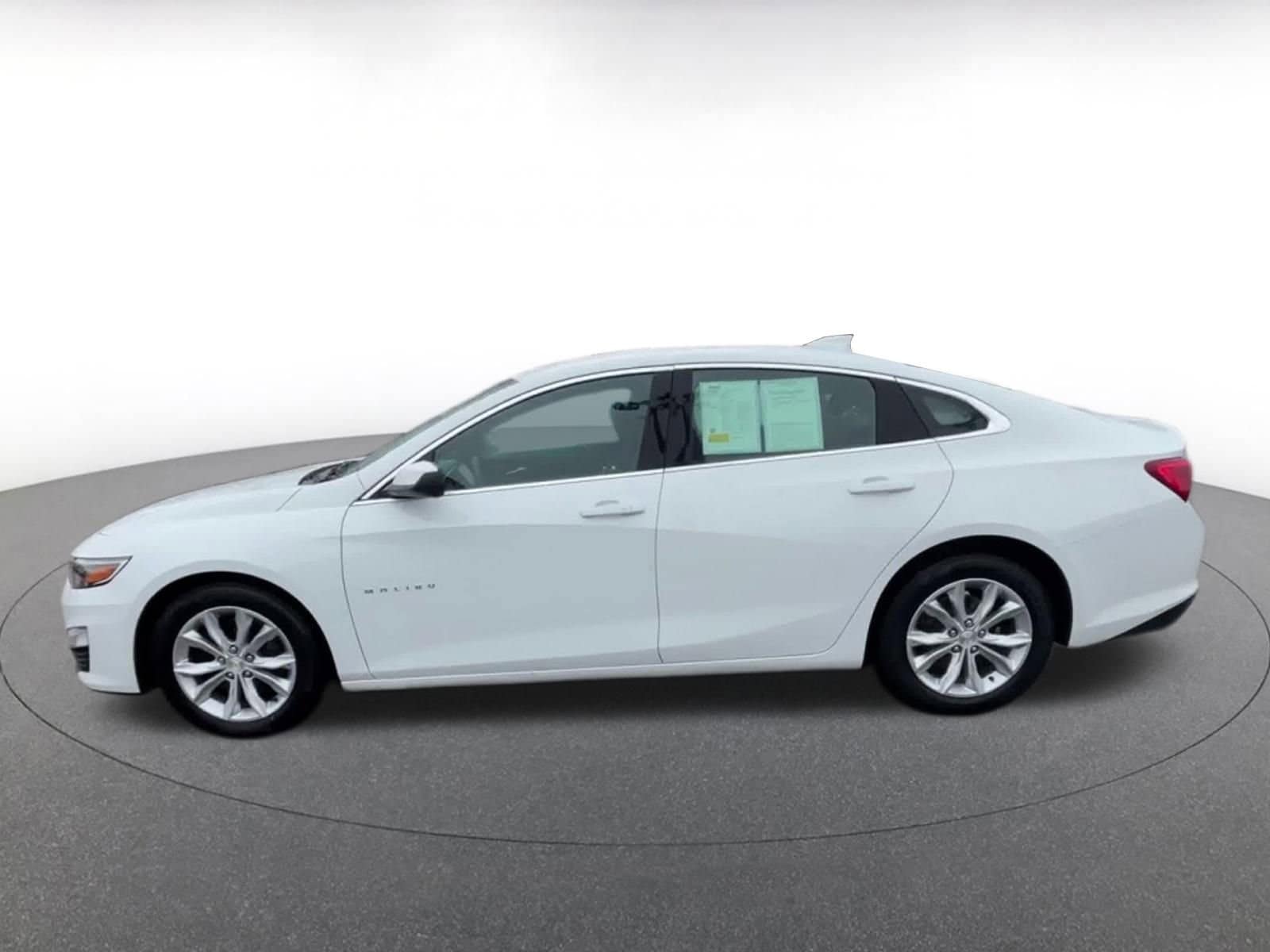 Thumbnail: 2023 Chevrolet Malibu - 9