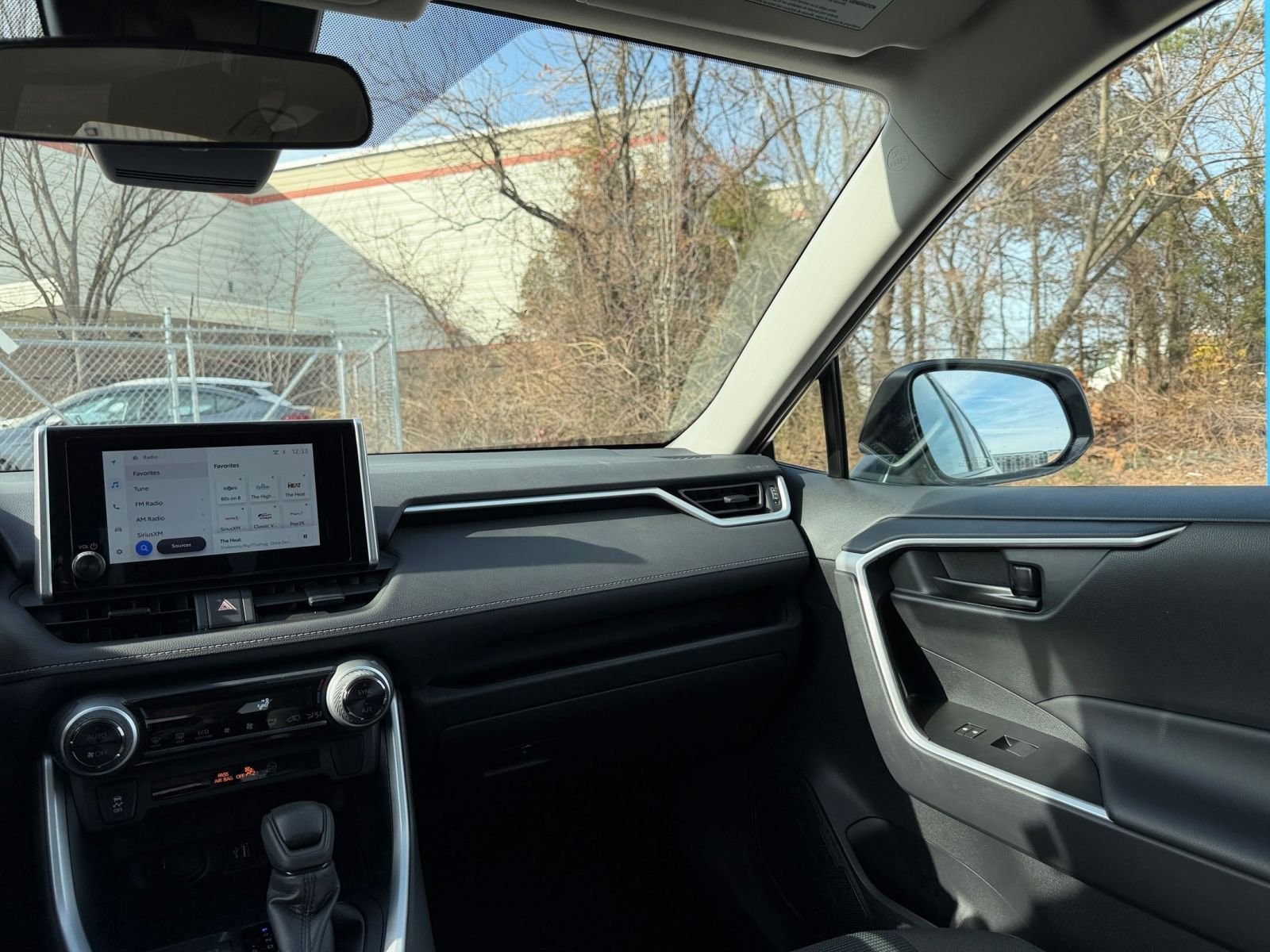 Thumbnail: 2025 Toyota RAV4 - 34