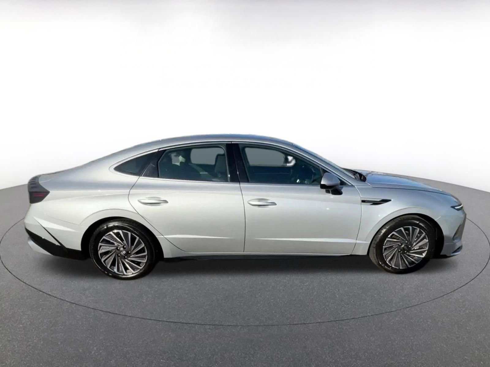Thumbnail: 2025 Hyundai Sonata - 16