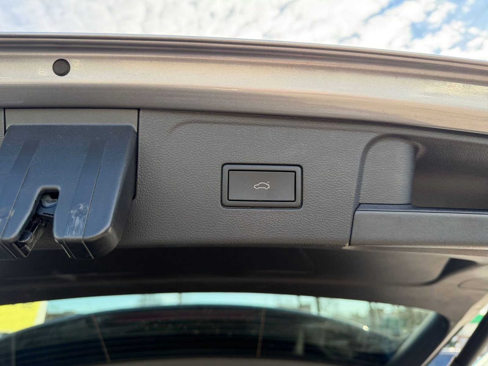 Thumbnail: 2025 Volkswagen Atlas - 22