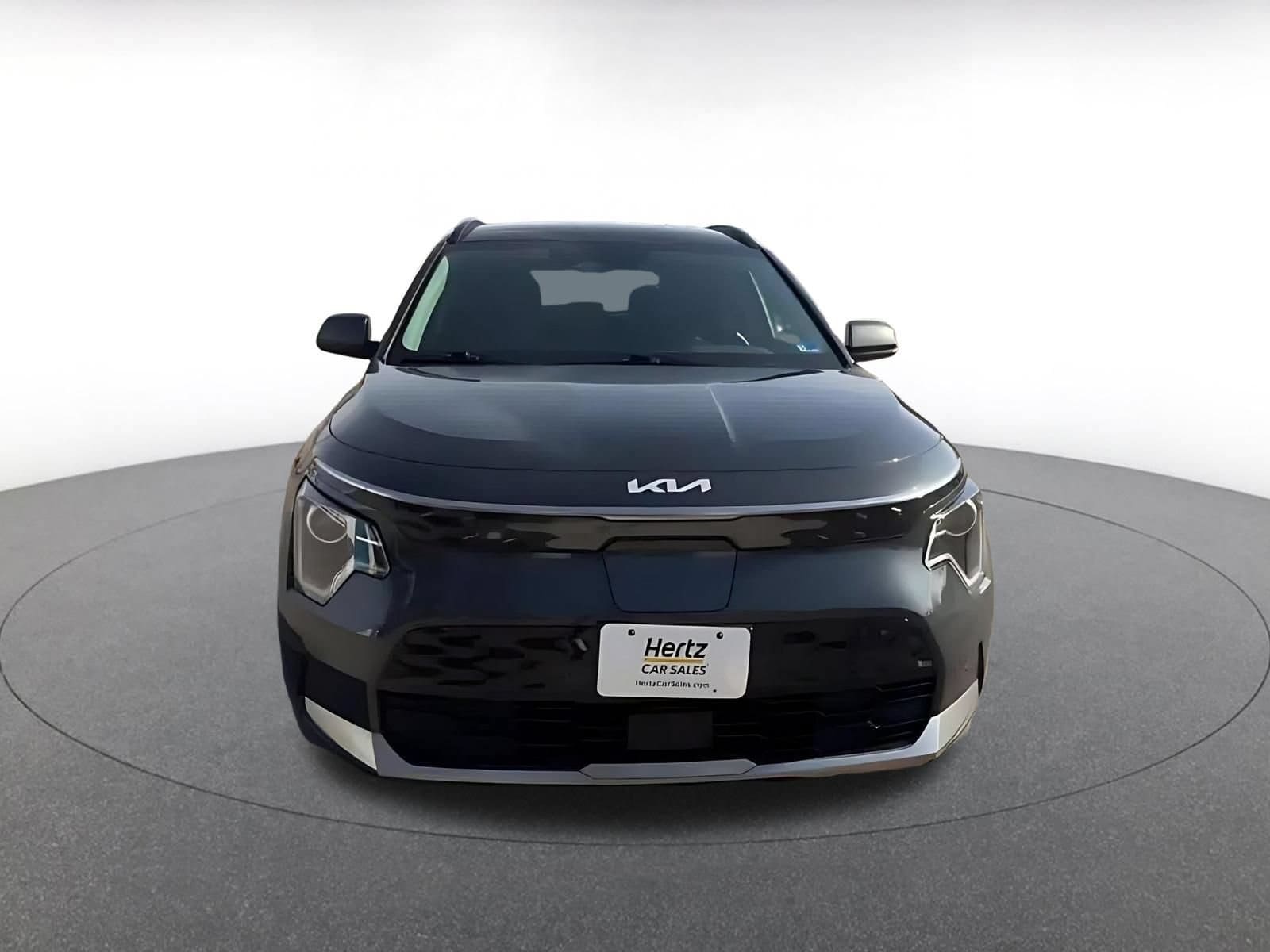 Thumbnail: 2023 Kia Niro - 4