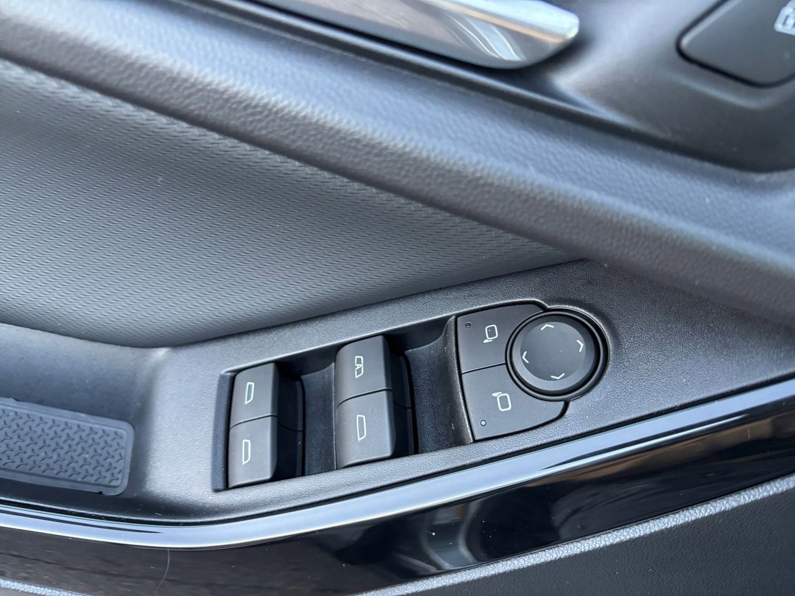 Thumbnail: 2025 Chevrolet Equinox - 20