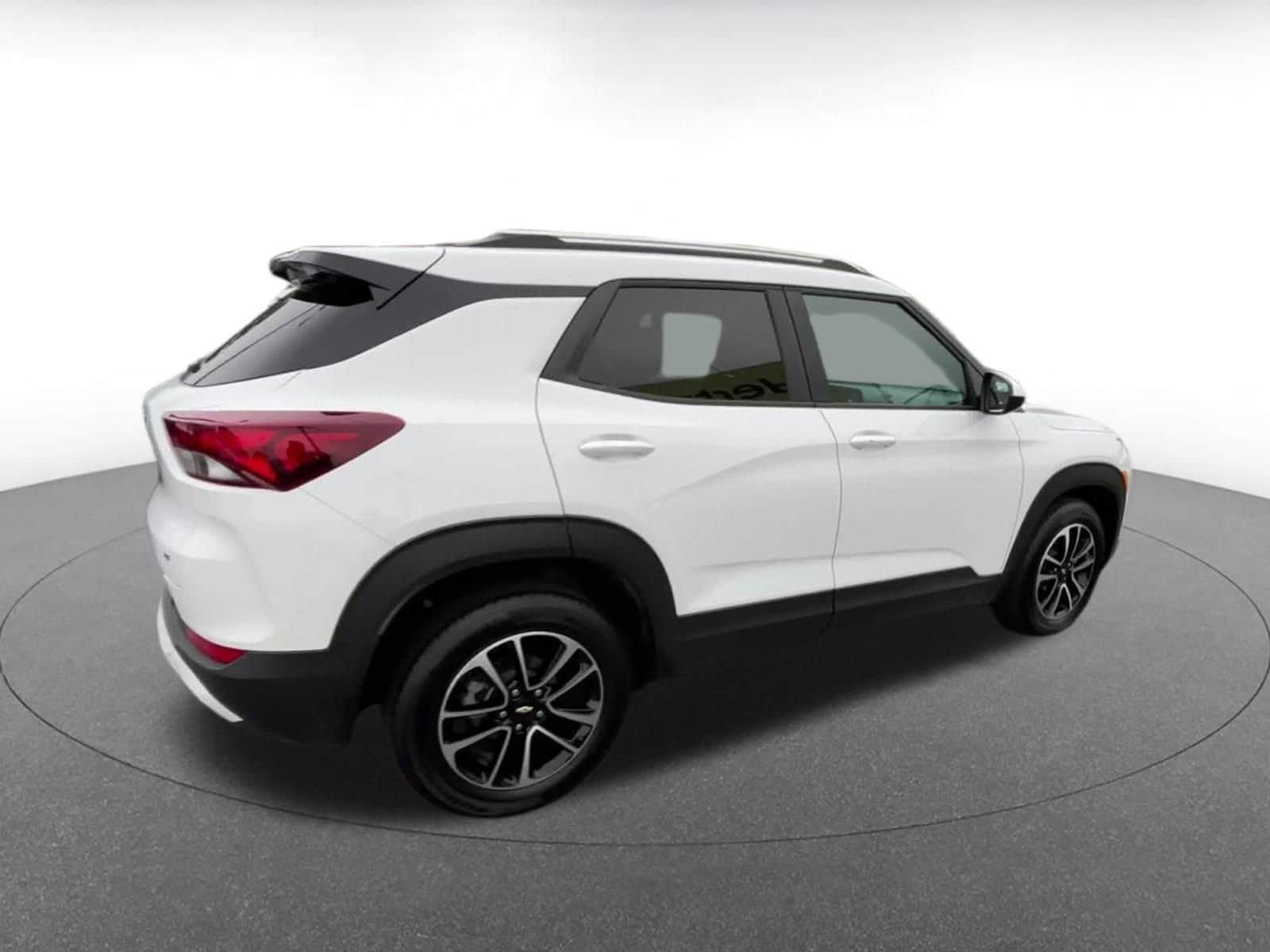 Thumbnail: 2025 Chevrolet TrailBlazer - 15