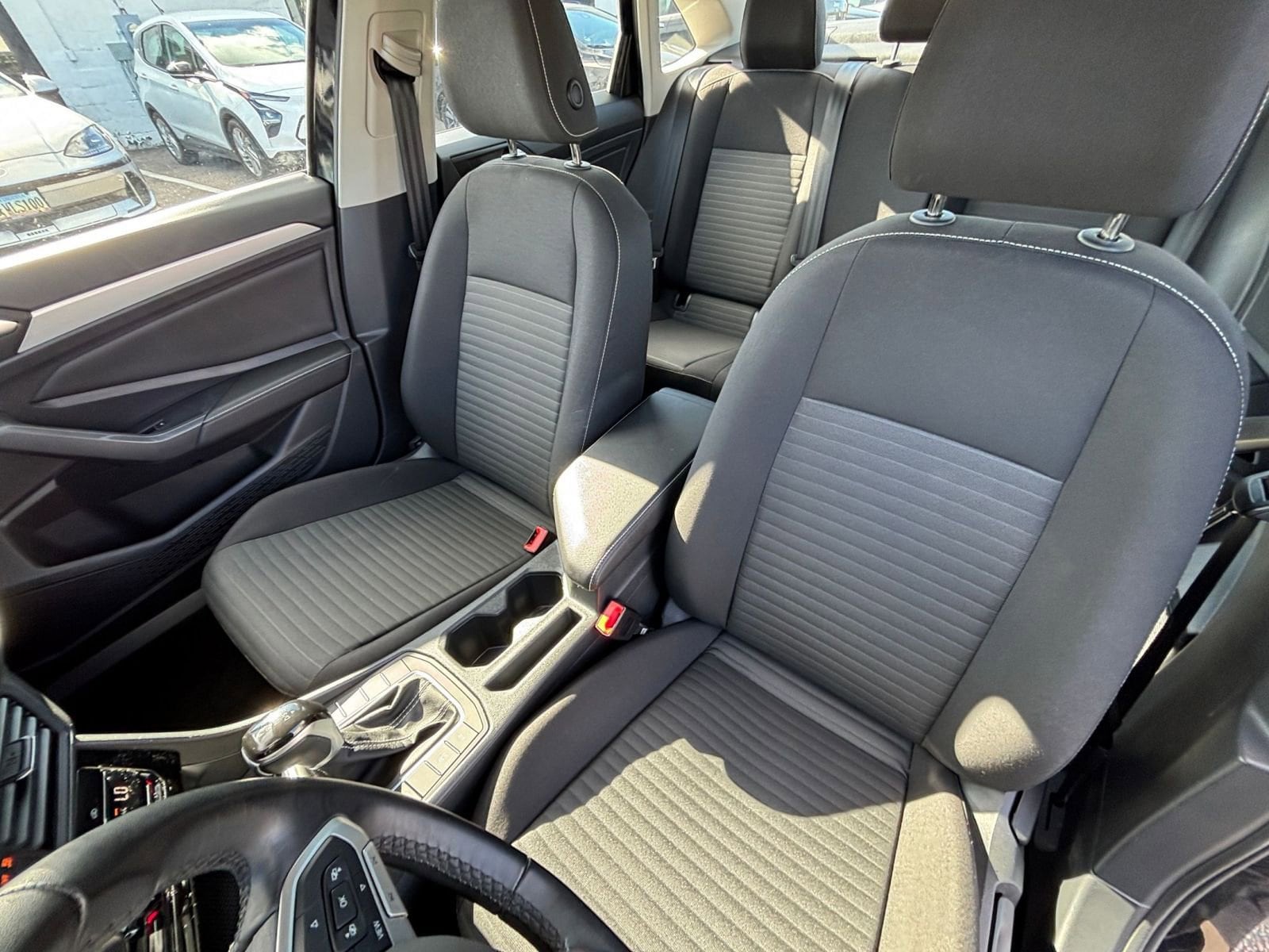 Thumbnail: 2025 Volkswagen Jetta - 34