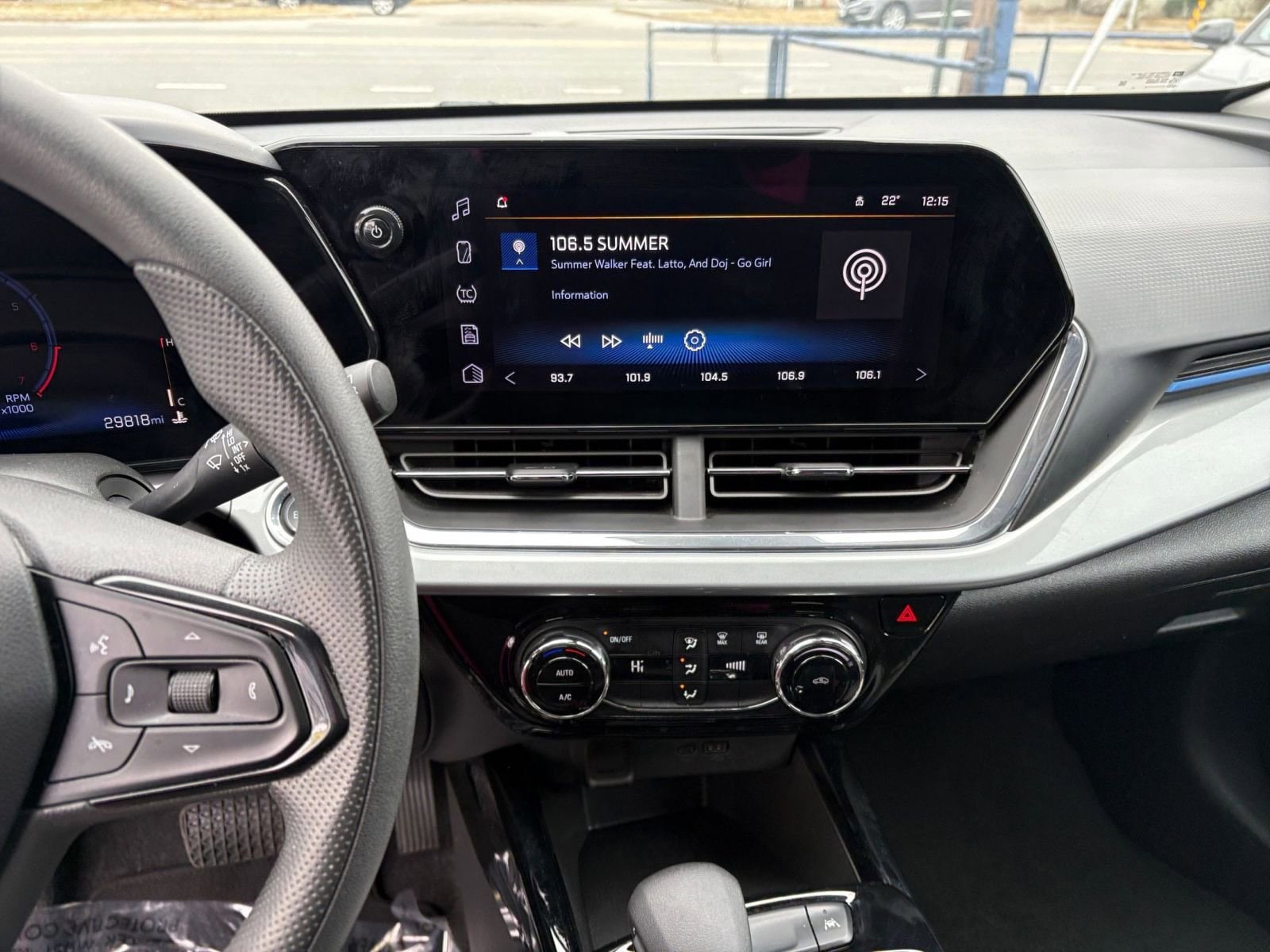 Thumbnail: 2025 Chevrolet Trax - 17