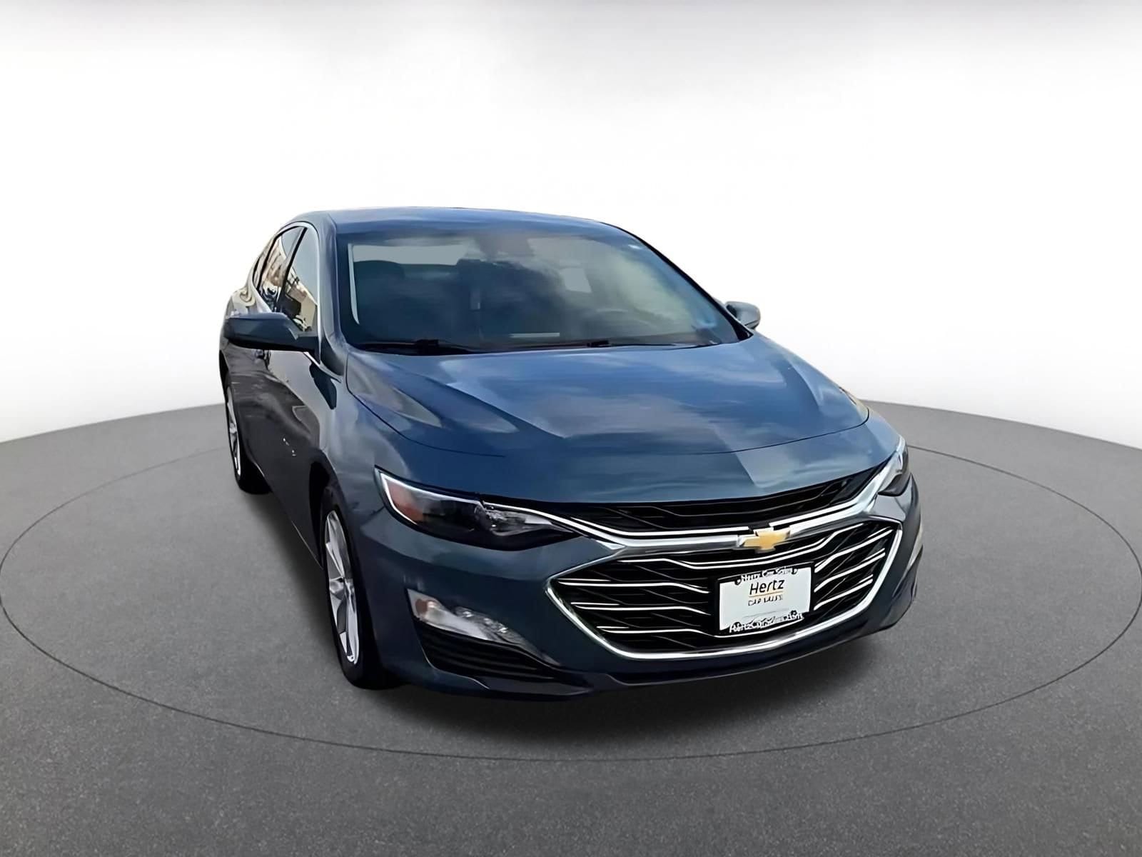 Thumbnail: 2024 Chevrolet Malibu - 3