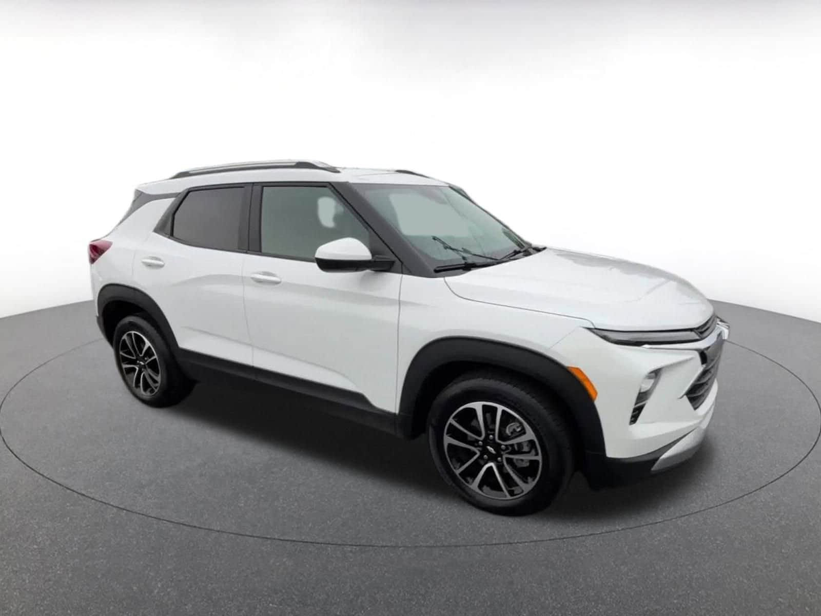 Thumbnail: 2025 Chevrolet TrailBlazer - 2