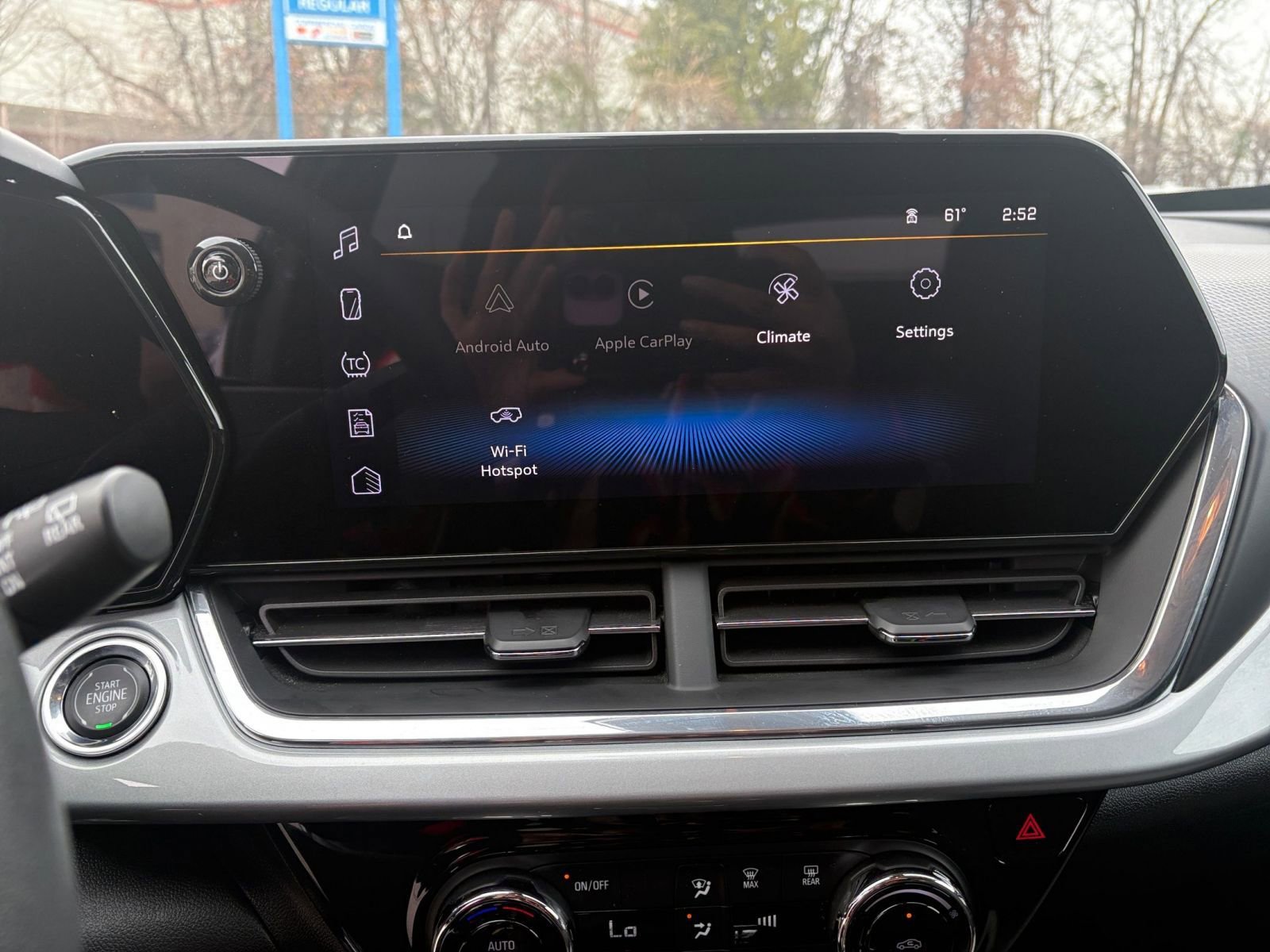 Thumbnail: 2025 Chevrolet Trax - 21