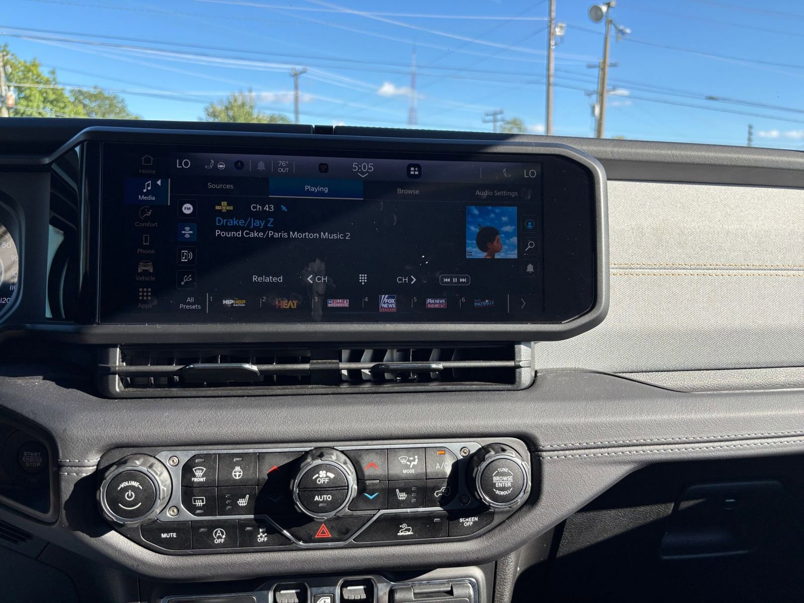 Thumbnail: 2025 Jeep Wrangler - 18