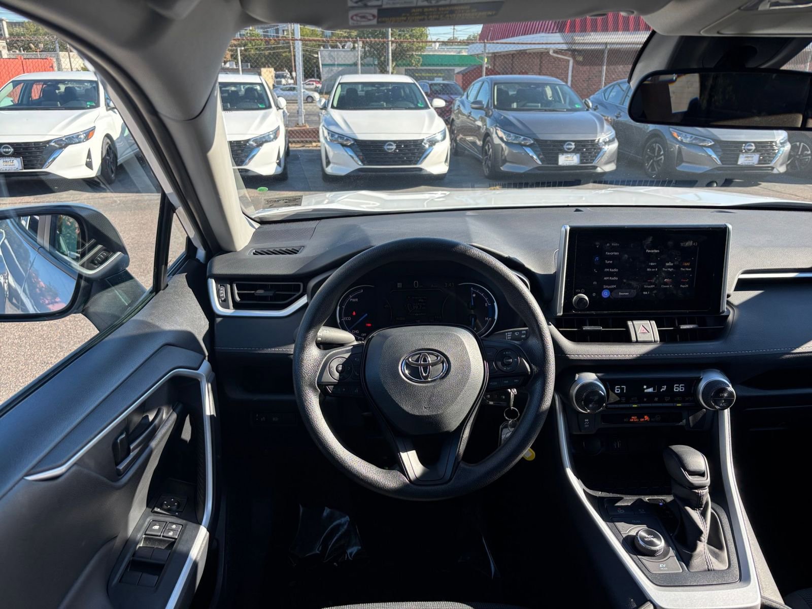 Thumbnail: 2025 Toyota RAV4 - 33