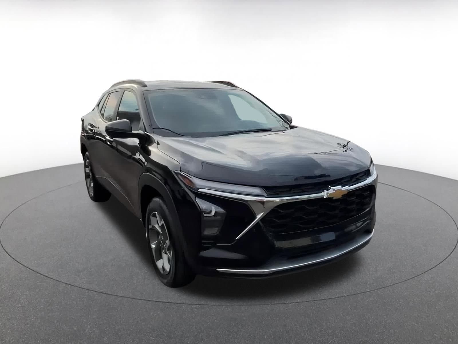 Thumbnail: 2025 Chevrolet Trax - 3