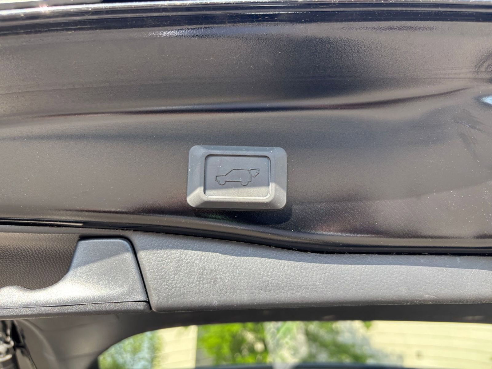 Thumbnail: 2025 Toyota RAV4 - 23