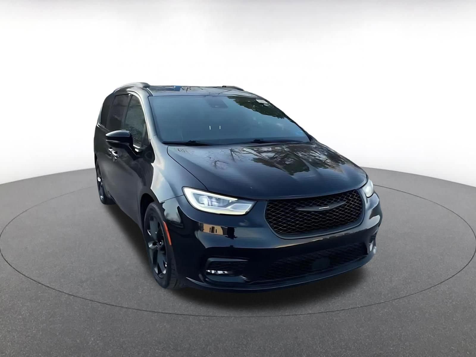 Thumbnail: 2025 Chrysler Pacifica - 3