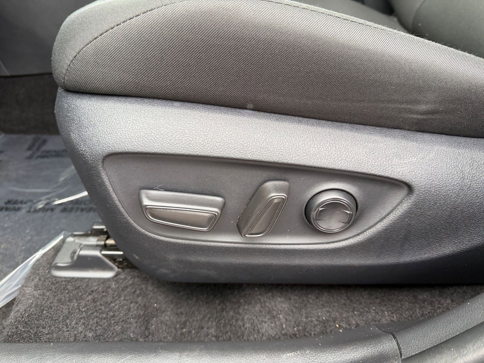 Thumbnail: 2025 Toyota RAV4 - 24